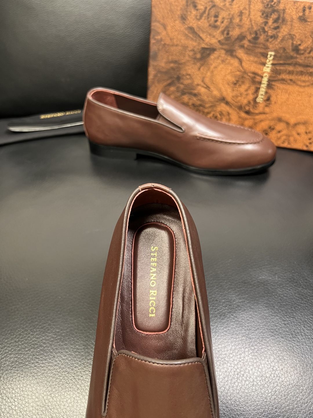 StefanoRicci 顶级代购 史蒂芬 劳尼治 专柜新品同步，鞋面意大利进口牛皮面料，进口水染牛皮内