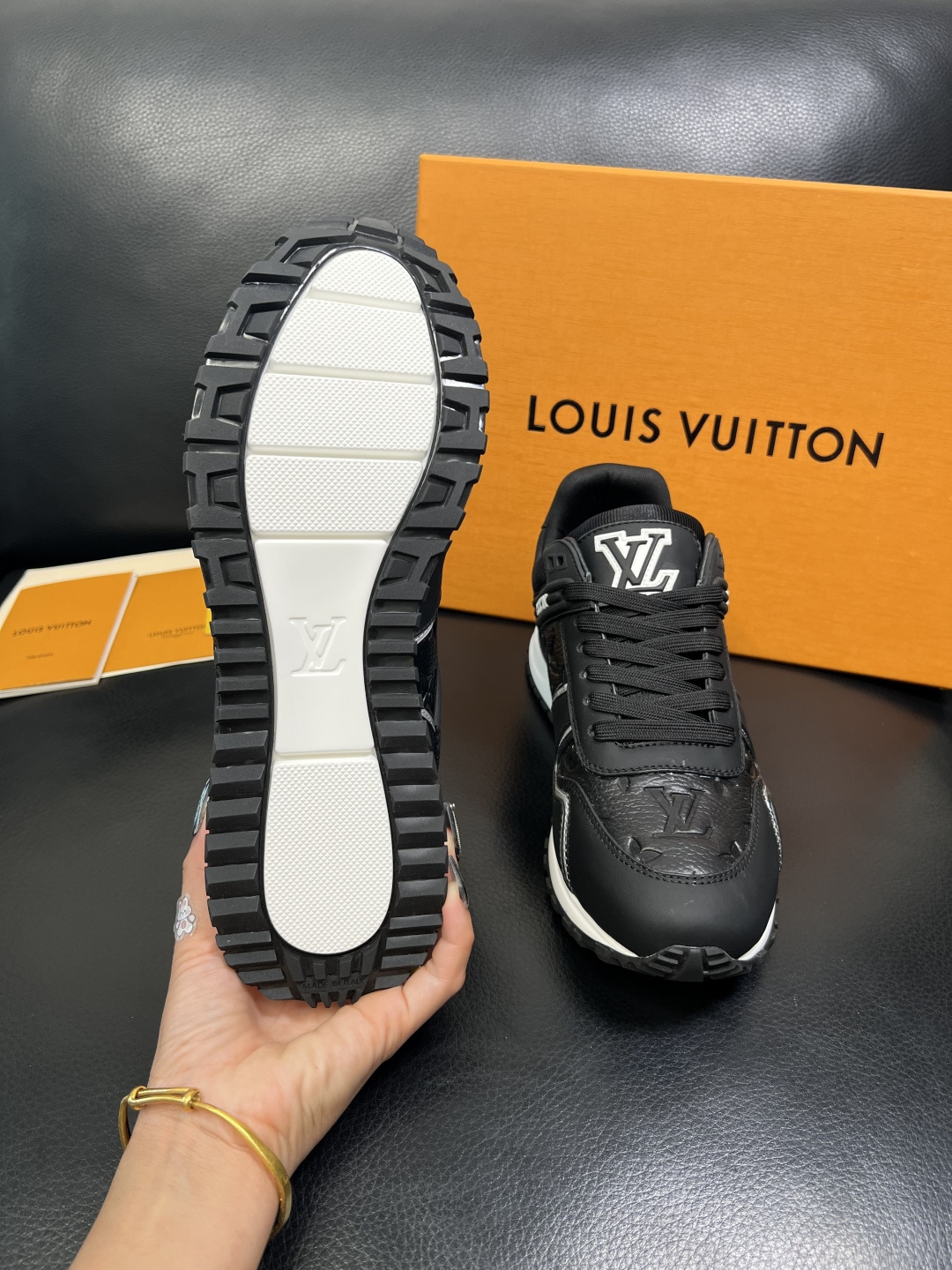 Lv 高品质 顶级工艺品 路易威登，运动板鞋专柜同步，鞋面意大利进口，高品质拼接缤纷色彩复杂工艺品，进口