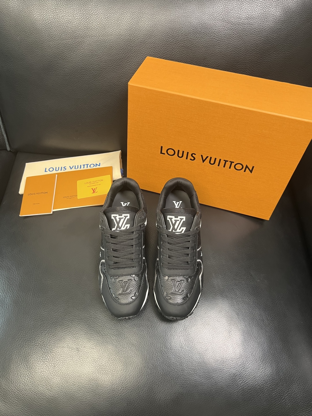 Lv 高品质 顶级工艺品 路易威登，运动板鞋专柜同步，鞋面意大利进口，高品质拼接缤纷色彩复杂工艺品，进口