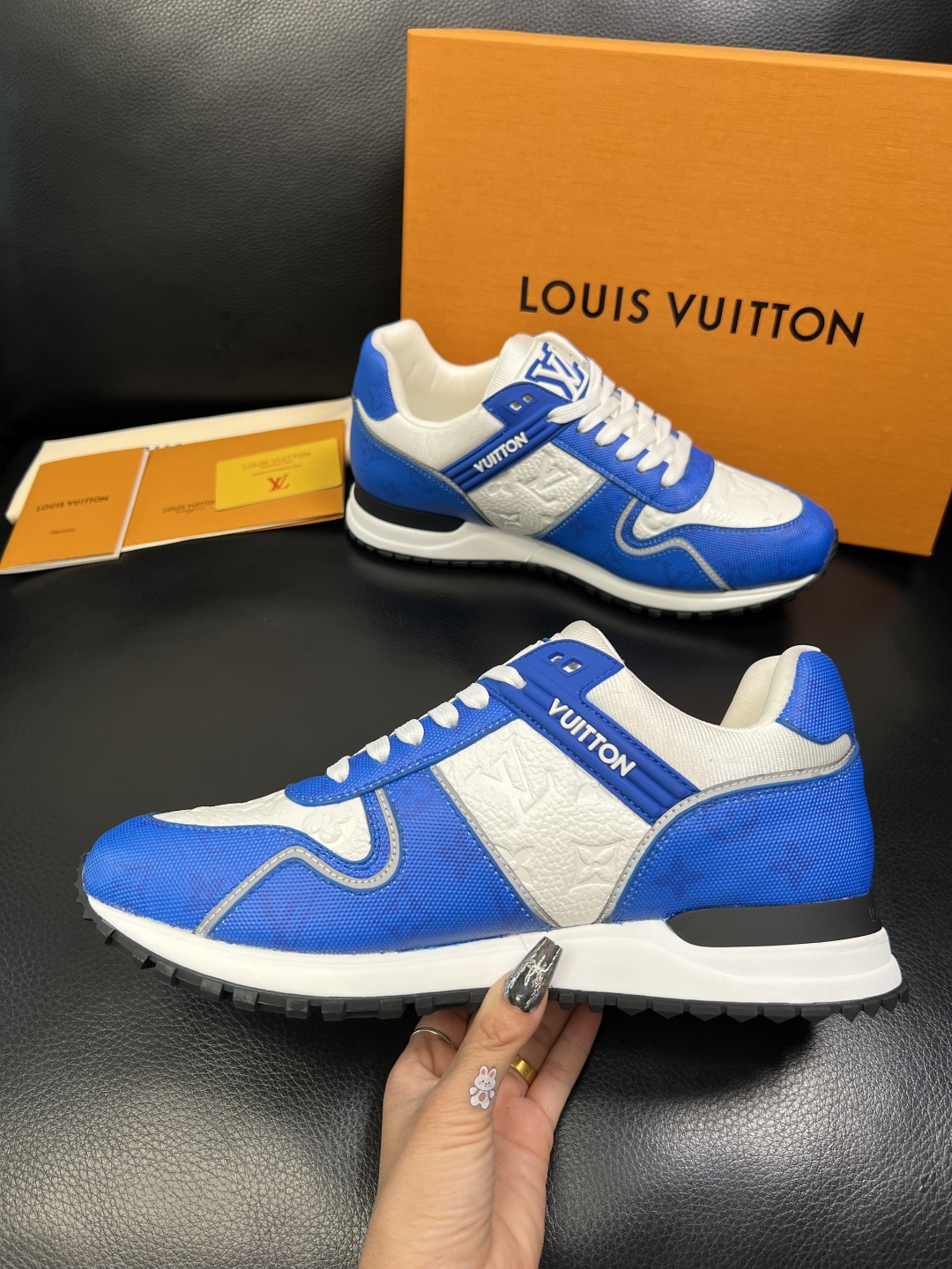 Lv 高品质 顶级工艺品 路易威登，运动板鞋专柜同步，鞋面意大利进口，高品质拼接缤纷色彩复杂工艺品，进口