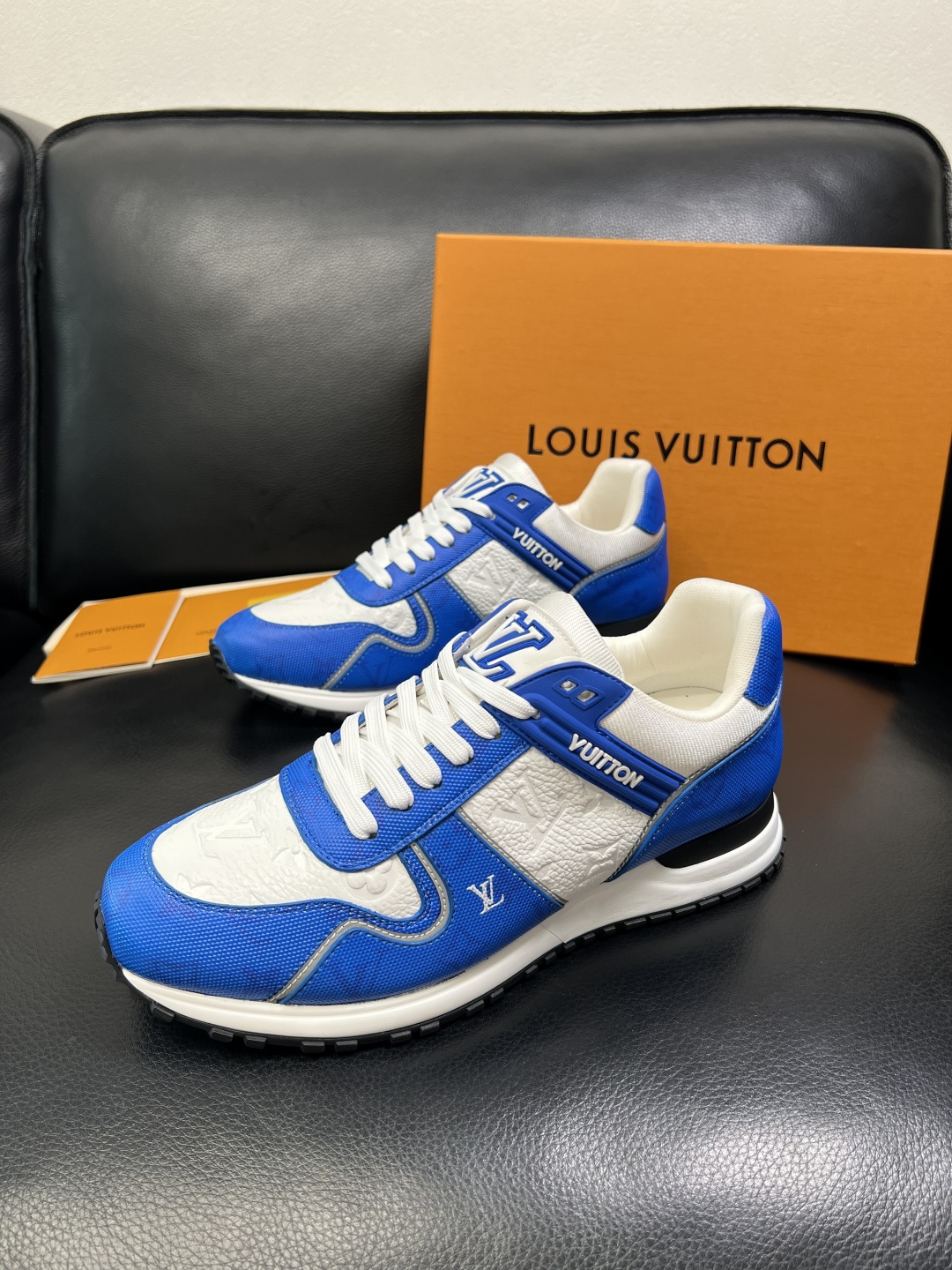 Lv 高品质 顶级工艺品 路易威登，运动板鞋专柜同步，鞋面意大利进口，高品质拼接缤纷色彩复杂工艺品，进口