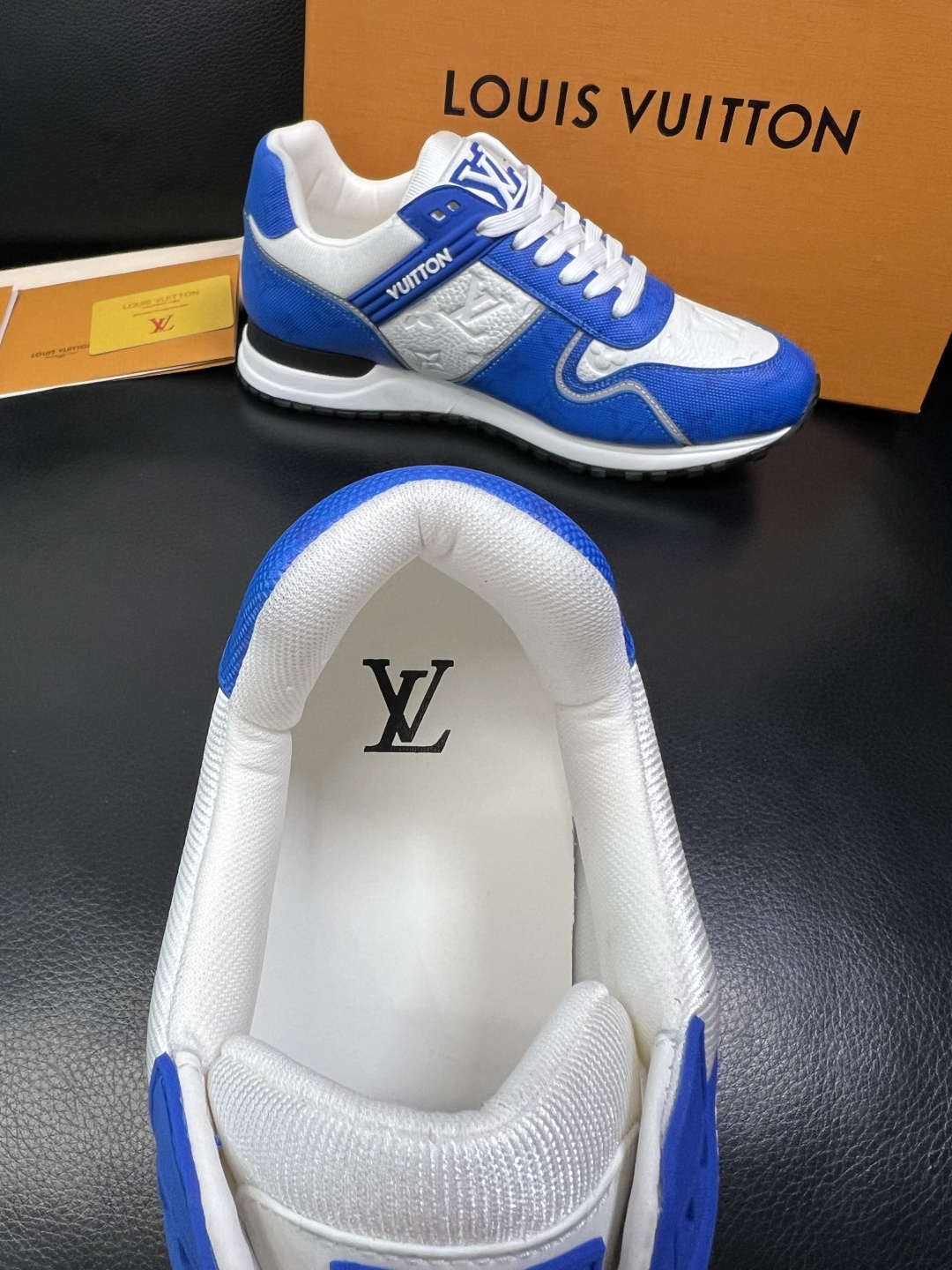 Lv 高品质 顶级工艺品 路易威登，运动板鞋专柜同步，鞋面意大利进口，高品质拼接缤纷色彩复杂工艺品，进口