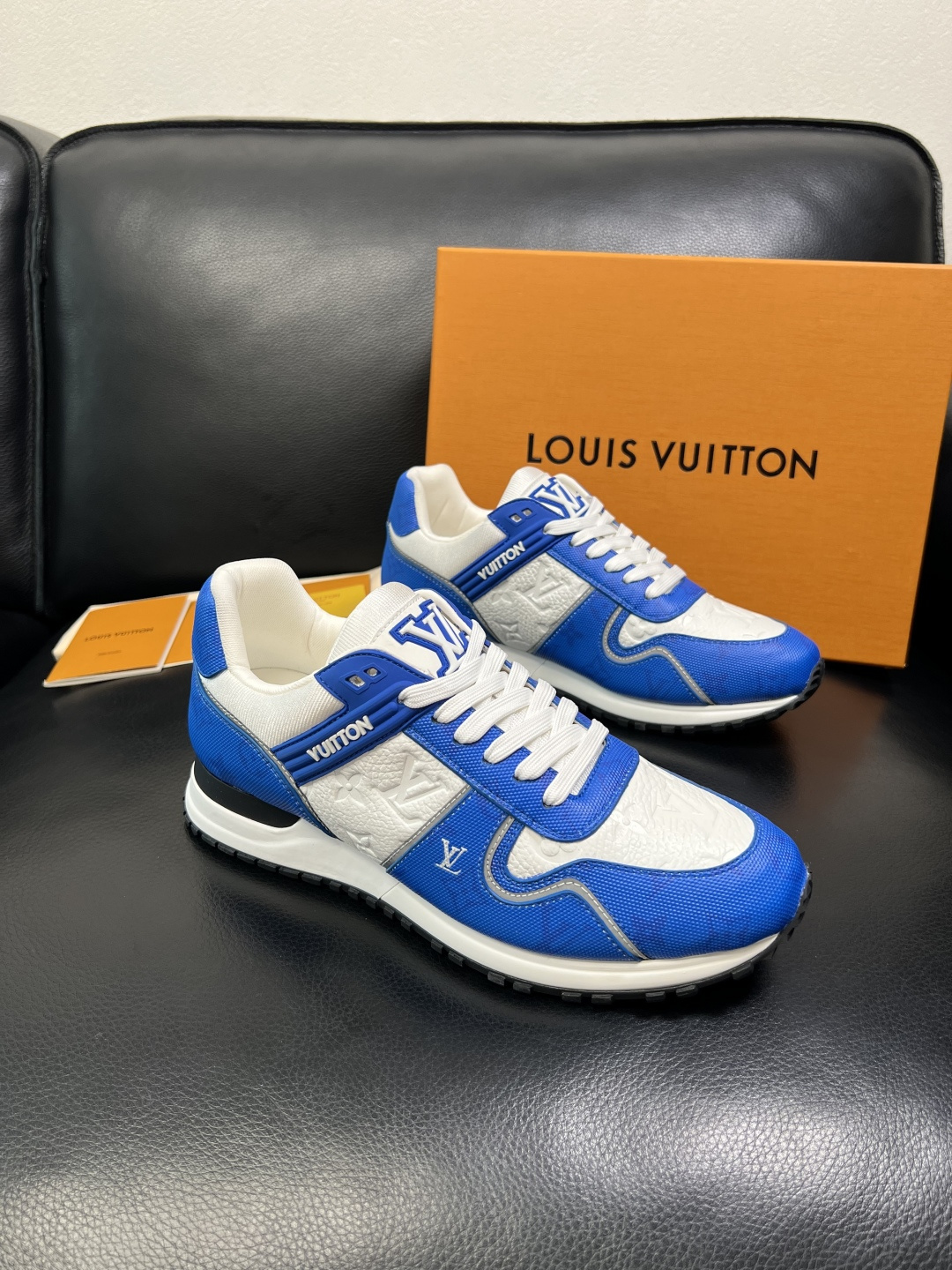 Lv 高品质 顶级工艺品 路易威登，运动板鞋专柜同步，鞋面意大利进口，高品质拼接缤纷色彩复杂工艺品，进口