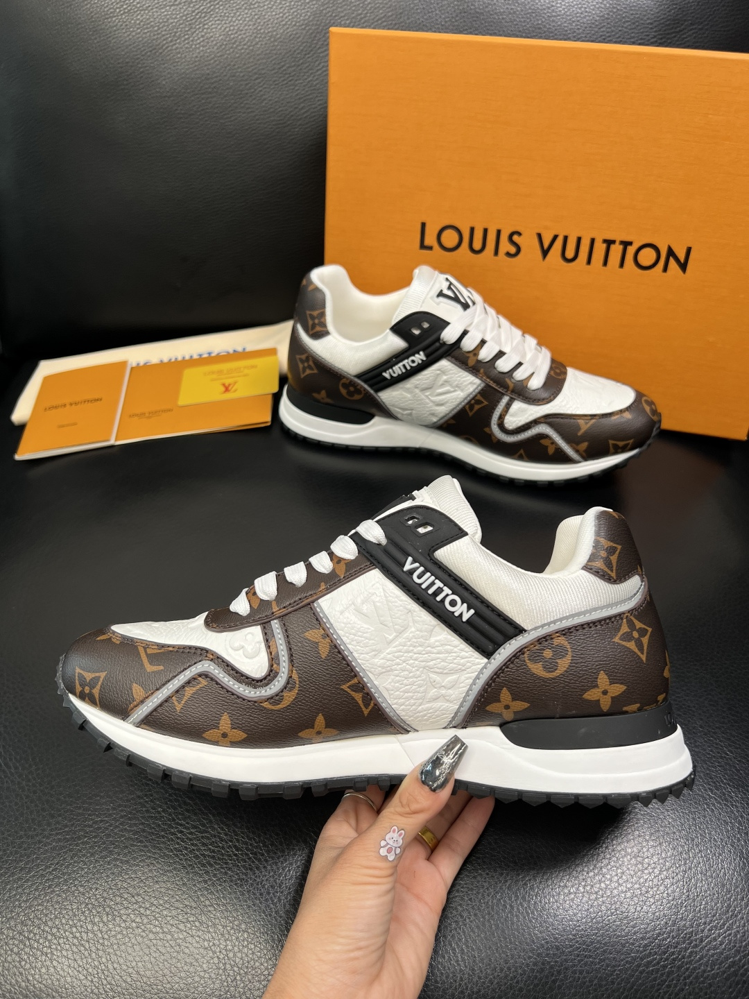 Lv 高品质 顶级工艺品 路易威登，运动板鞋专柜同步，鞋面意大利进口，高品质拼接缤纷色彩复杂工艺品，进口