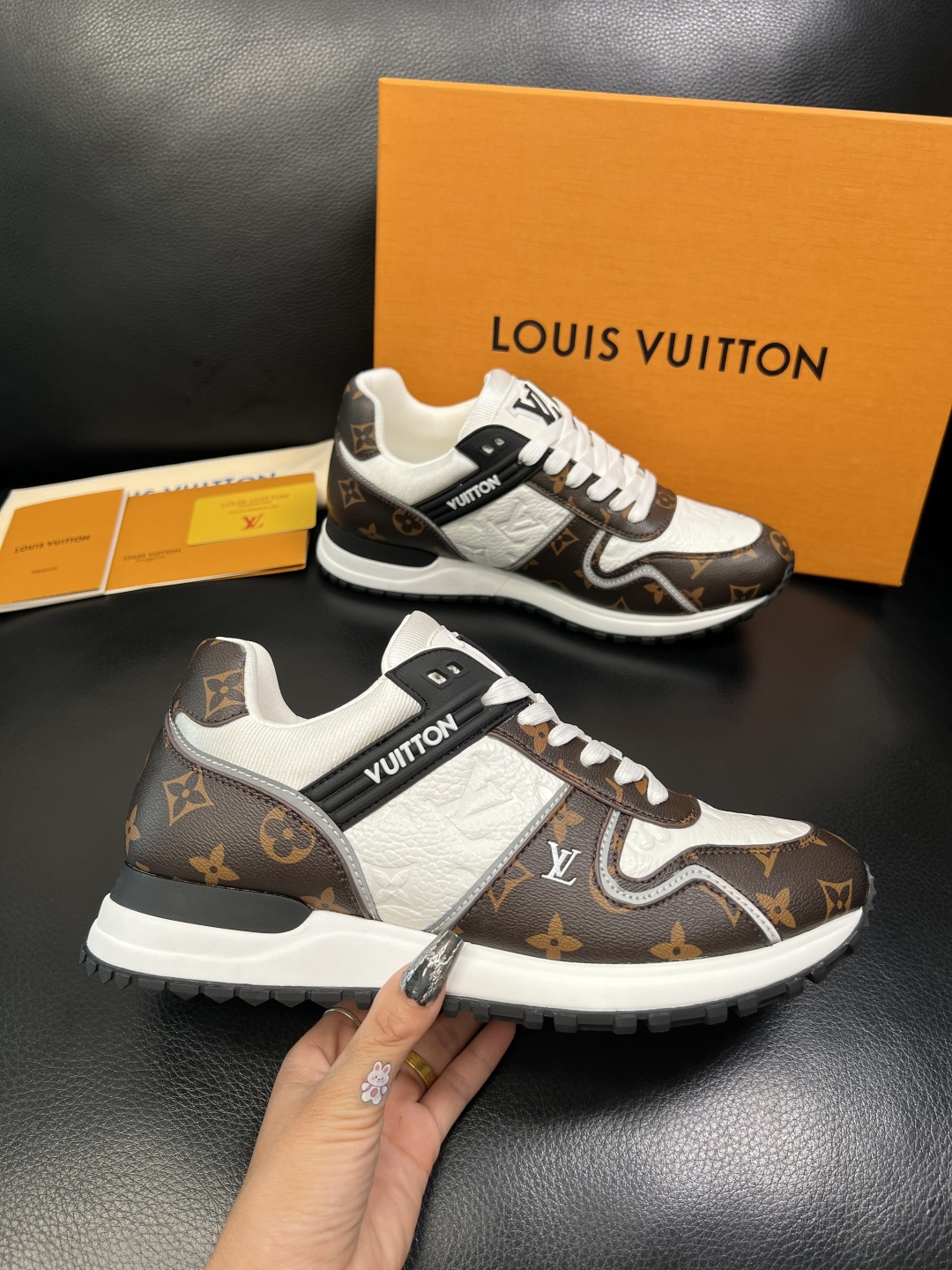 Lv 高品质 顶级工艺品 路易威登，运动板鞋专柜同步，鞋面意大利进口，高品质拼接缤纷色彩复杂工艺品，进口