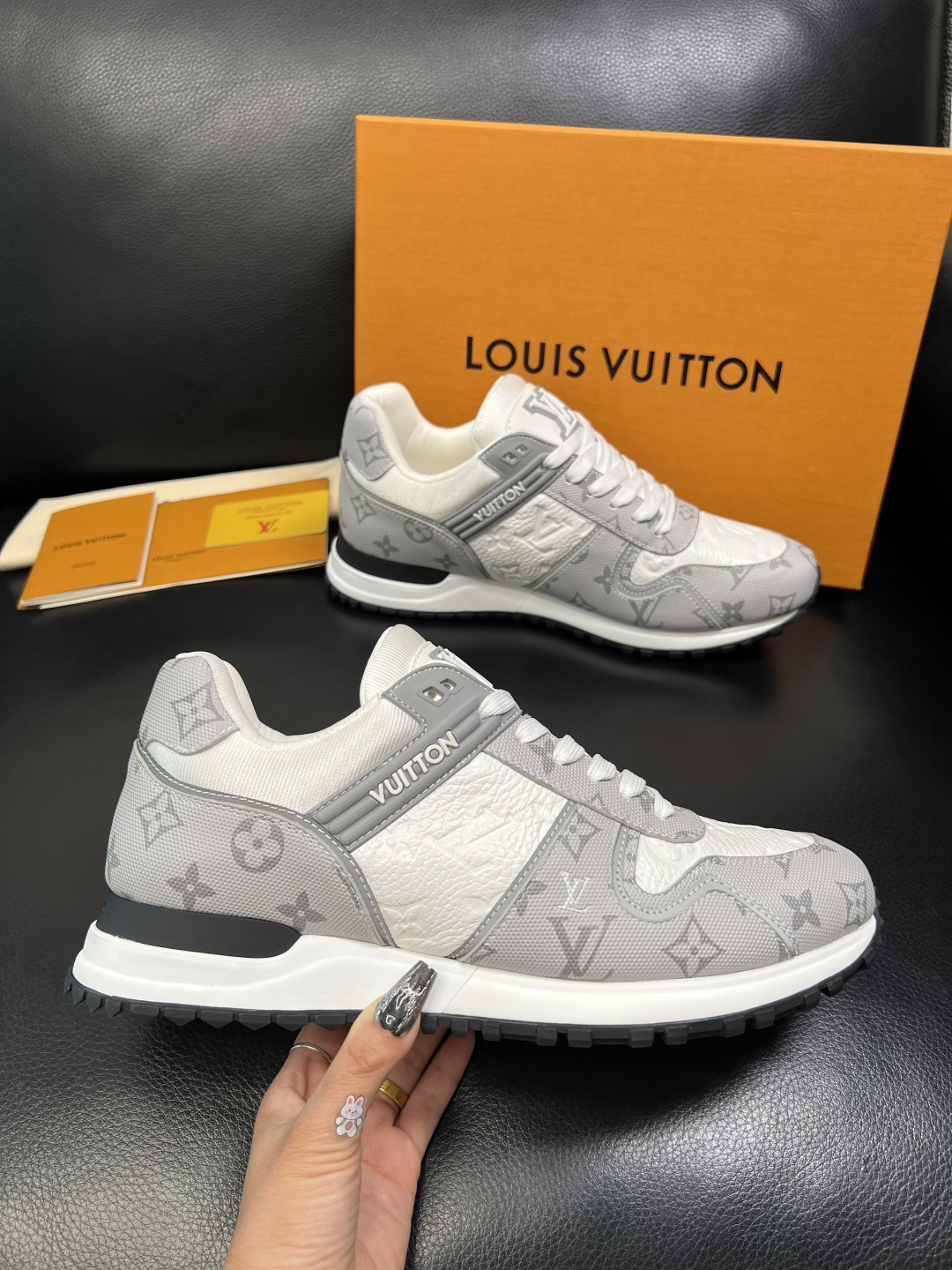 Lv 高品质 顶级工艺品 路易威登，运动板鞋专柜同步，鞋面意大利进口，高品质拼接缤纷色彩复杂工艺品，进口