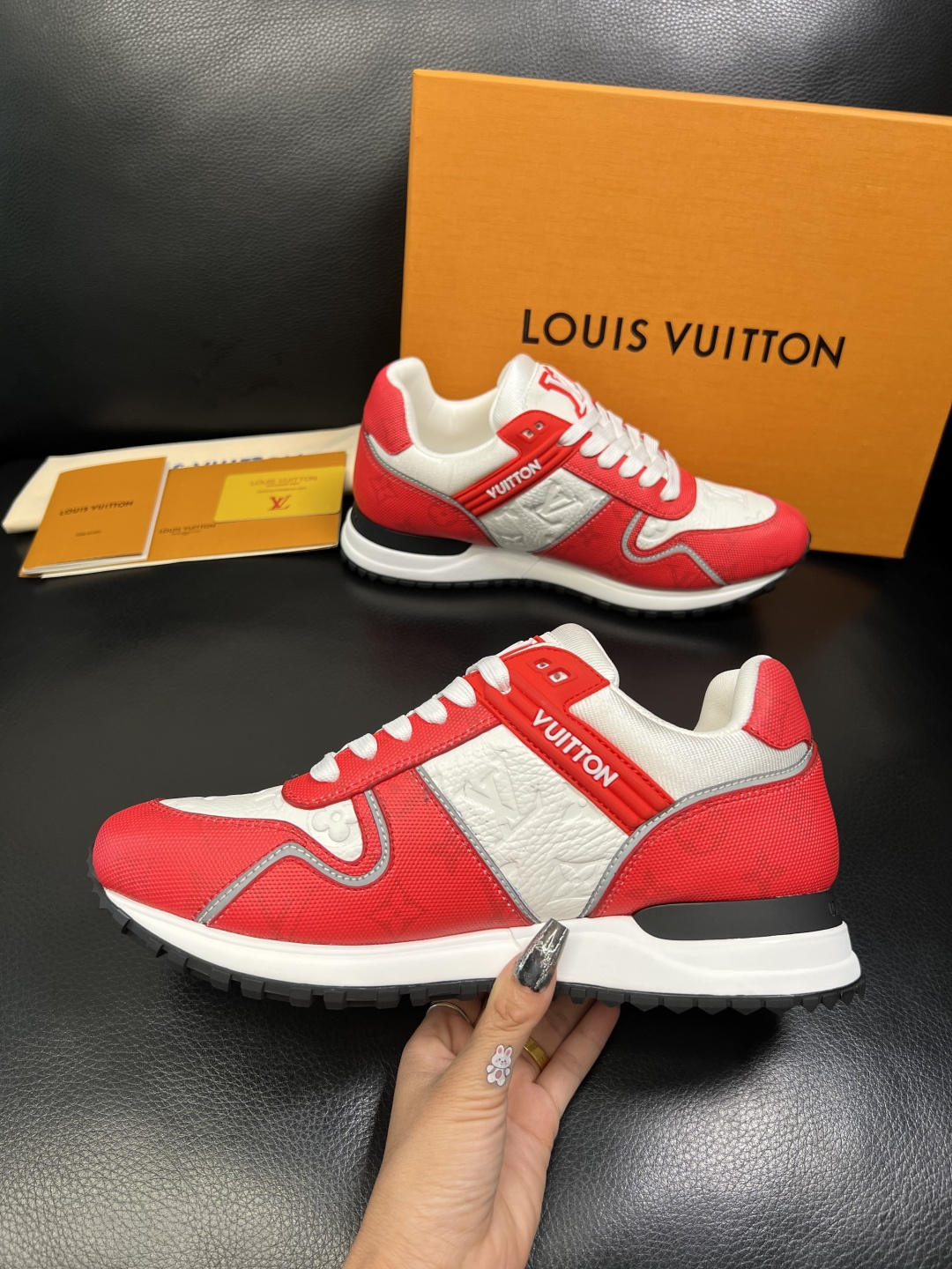 Lv 高品质 顶级工艺品 路易威登，运动板鞋专柜同步，鞋面意大利进口，高品质拼接缤纷色彩复杂工艺品，进口