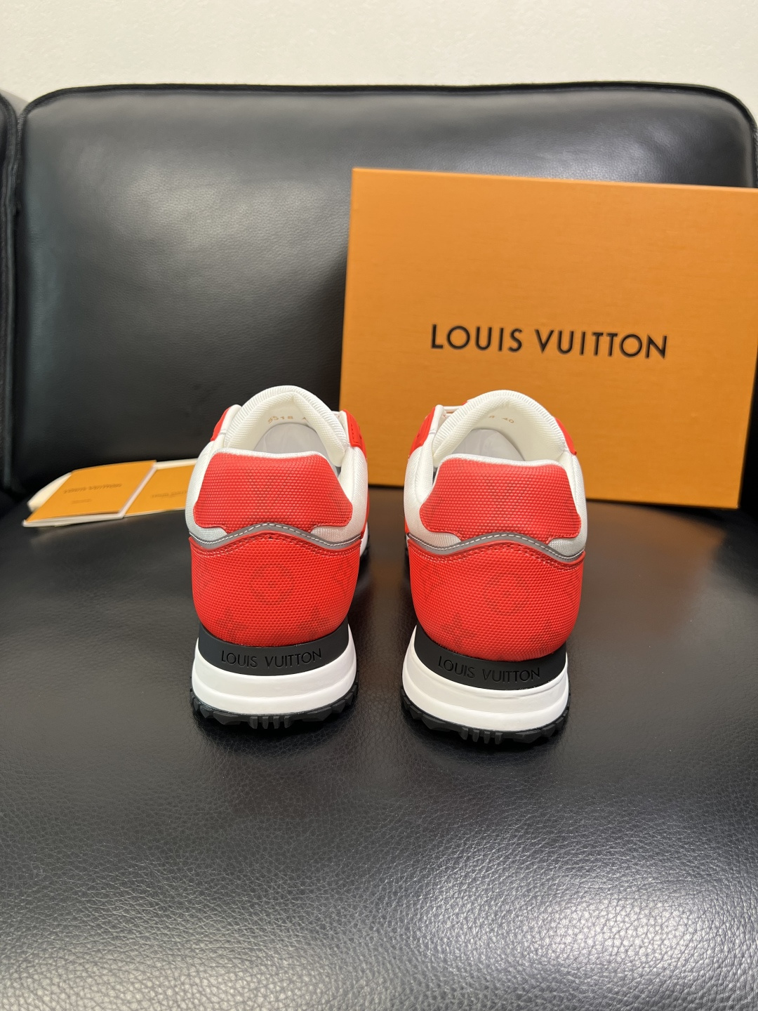 Lv 高品质 顶级工艺品 路易威登，运动板鞋专柜同步，鞋面意大利进口，高品质拼接缤纷色彩复杂工艺品，进口