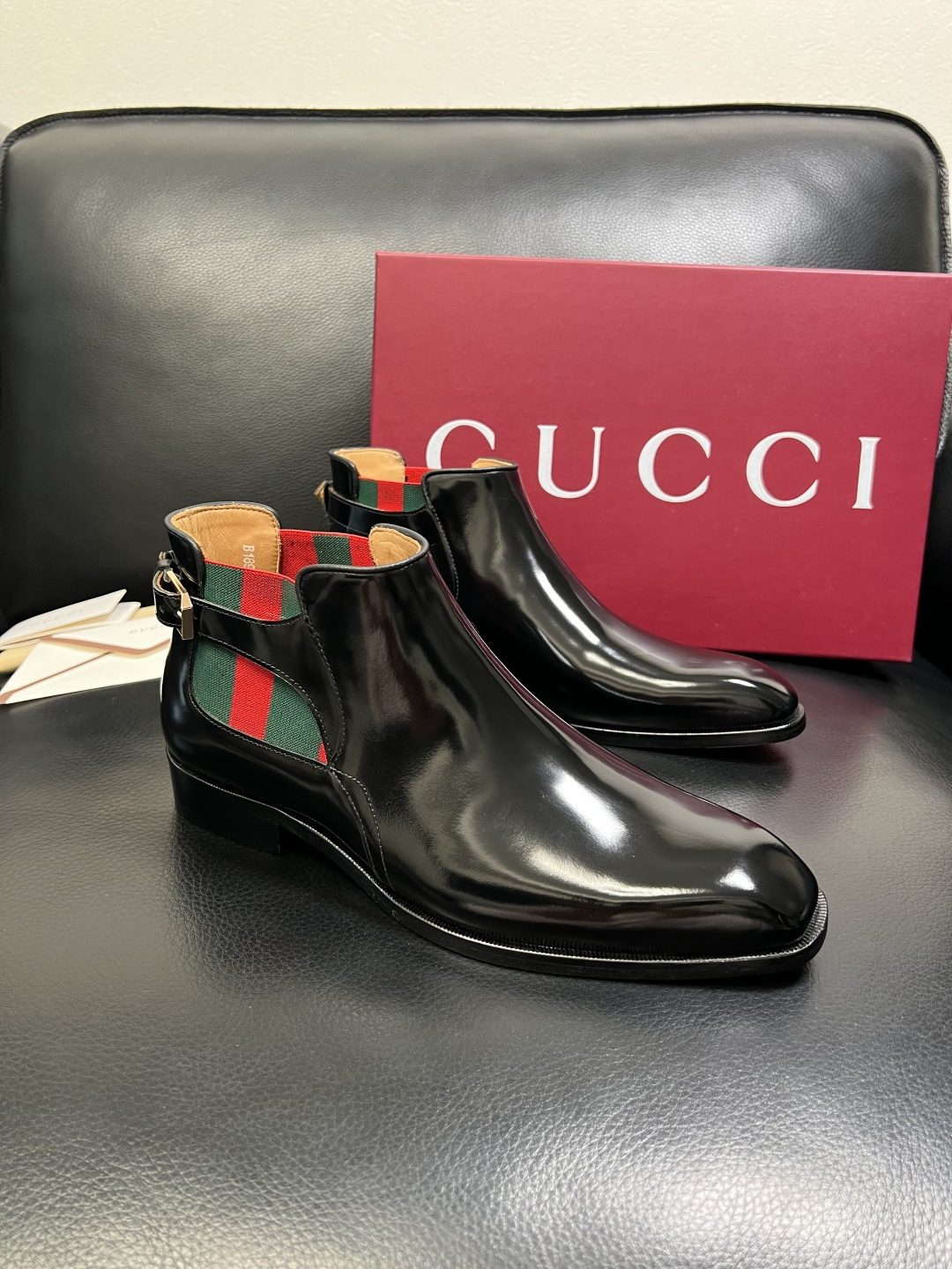 Gucci 高品质 顶级工艺品 古奇 皮鞋系列专柜同步 原厂配置，意大利进口原版牛皮，进口水染牛里 ，鞋
