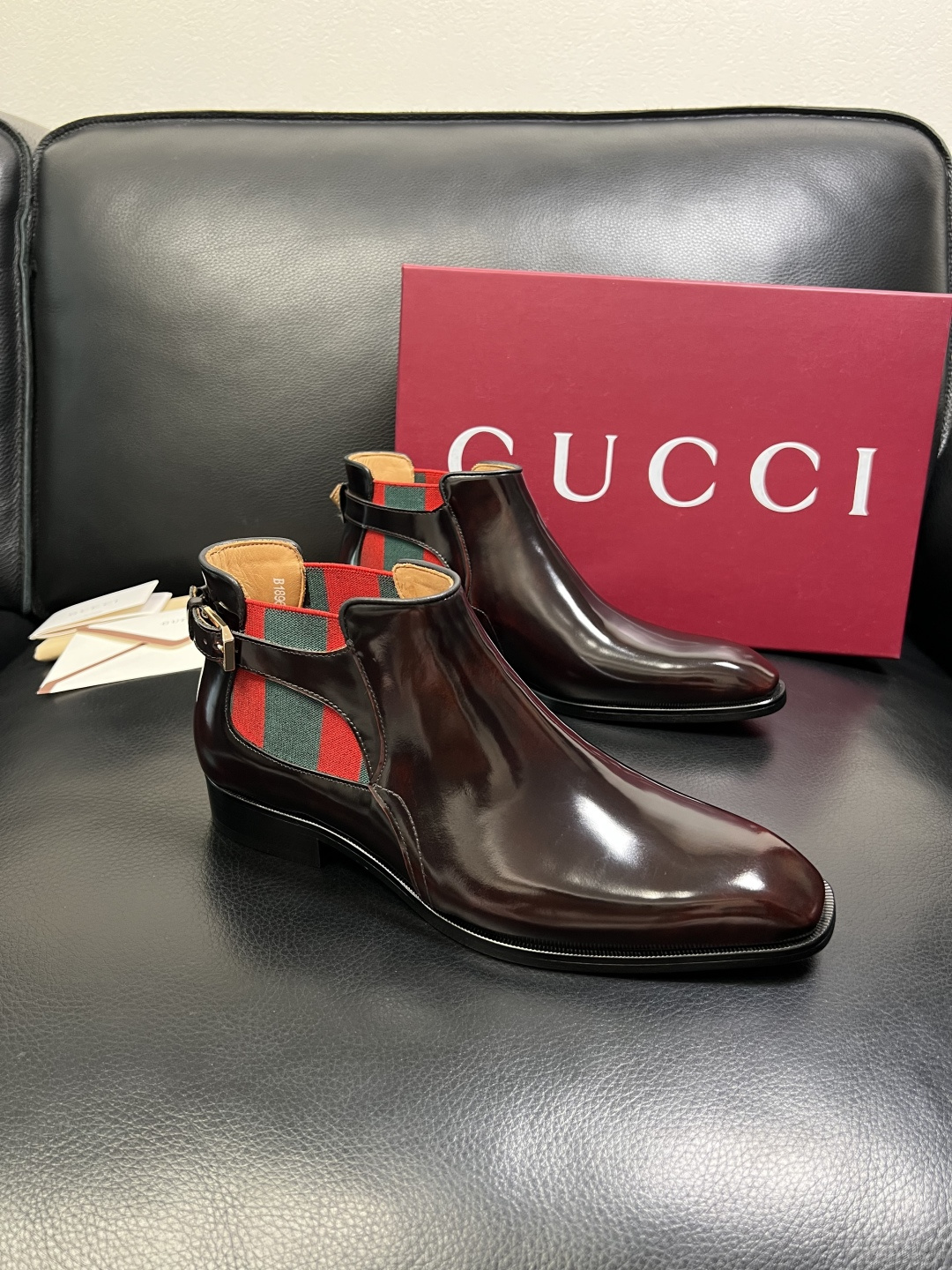 Gucci 高品质 顶级工艺品 古奇 皮鞋系列专柜同步 原厂配置，意大利进口原版牛皮，进口水染牛里 ，鞋