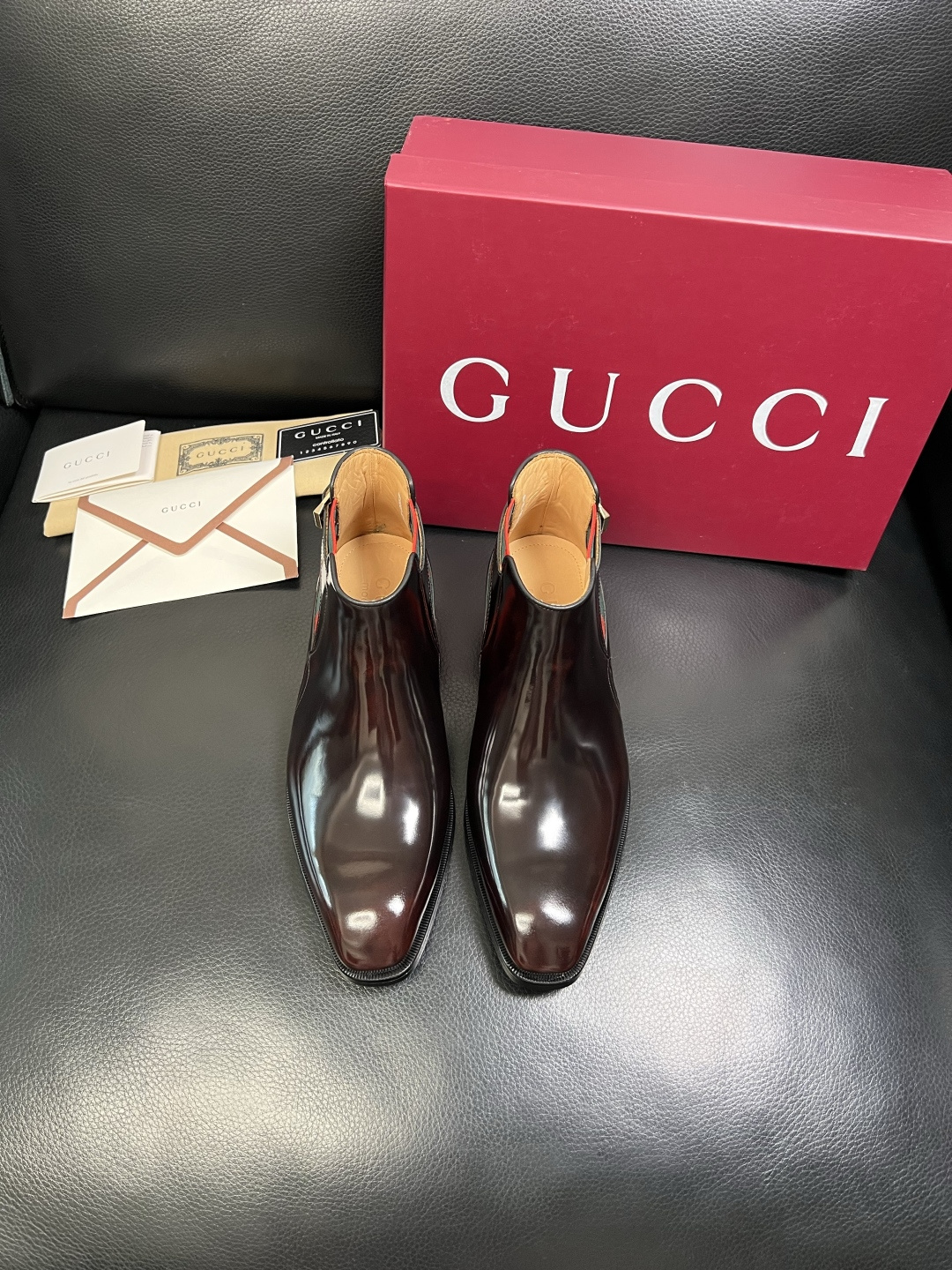 Gucci 高品质 顶级工艺品 古奇 皮鞋系列专柜同步 原厂配置，意大利进口原版牛皮，进口水染牛里 ，鞋