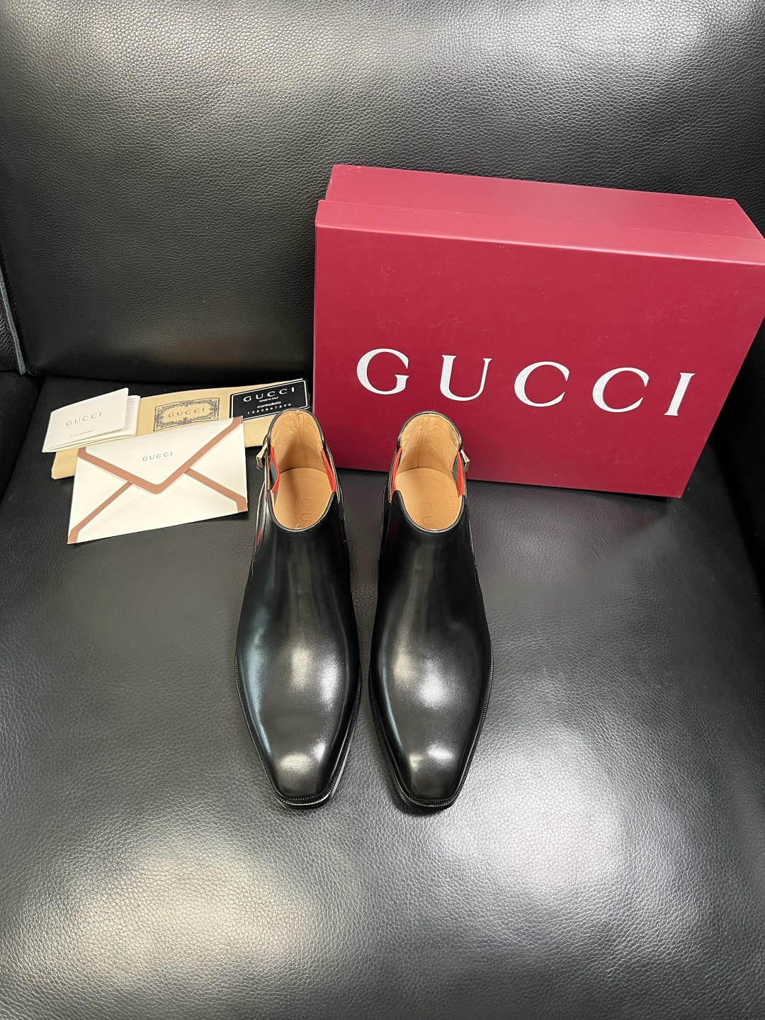Gucci 高品质 顶级工艺品 古奇 皮鞋系列专柜同步 原厂配置，意大利进口原版牛皮，进口水染牛里 ，鞋