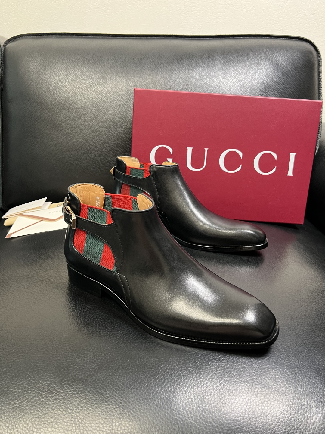 Gucci 高品质 顶级工艺品 古奇 皮鞋系列专柜同步 原厂配置，意大利进口原版牛皮，进口水染牛里 ，鞋