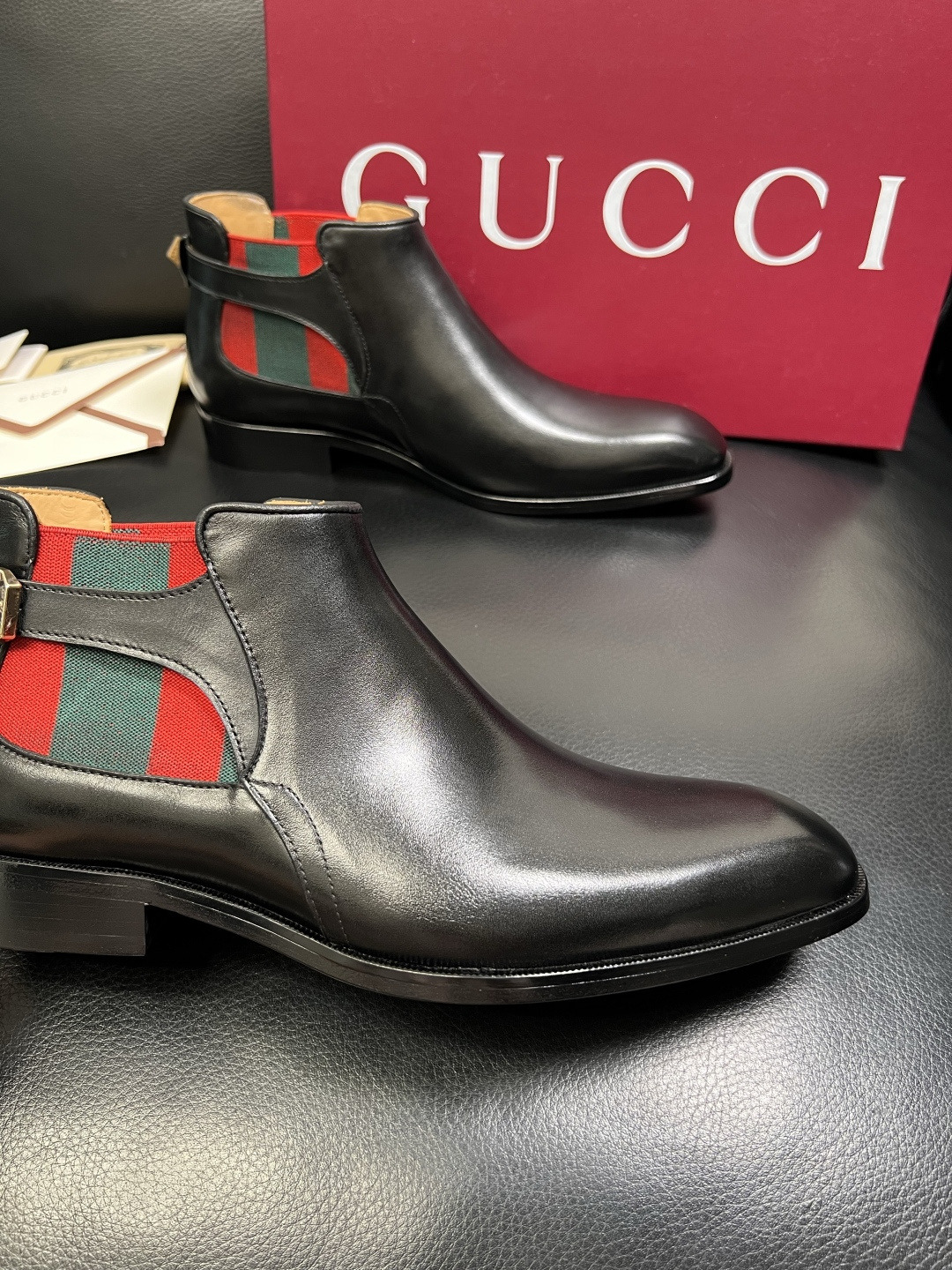 Gucci 高品质 顶级工艺品 古奇 皮鞋系列专柜同步 原厂配置，意大利进口原版牛皮，进口水染牛里 ，鞋