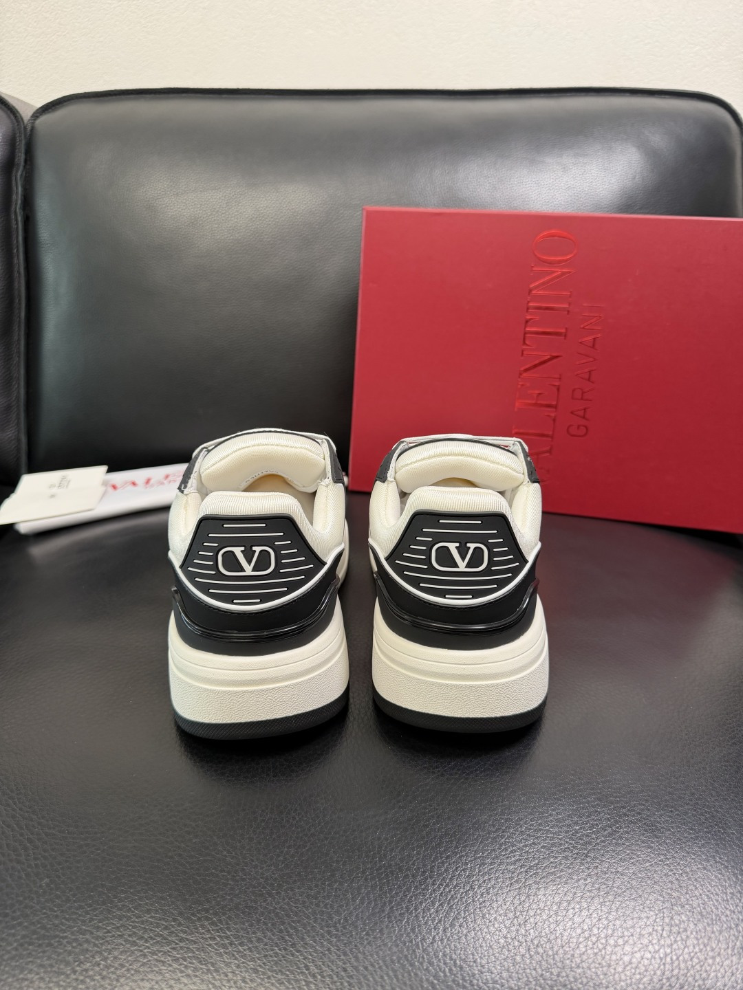 VALENTINO 高品质 顶级工艺品 华伦天奴，运动板鞋专柜同步，鞋面意大利进口，高品质拼接缤纷色彩复