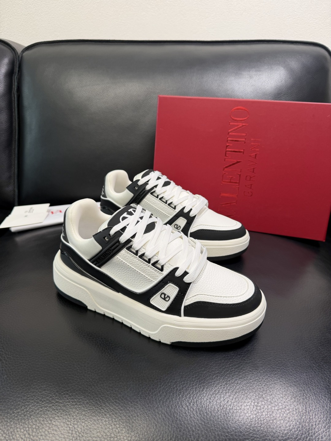 VALENTINO 高品质 顶级工艺品 华伦天奴，运动板鞋专柜同步，鞋面意大利进口，高品质拼接缤纷色彩复