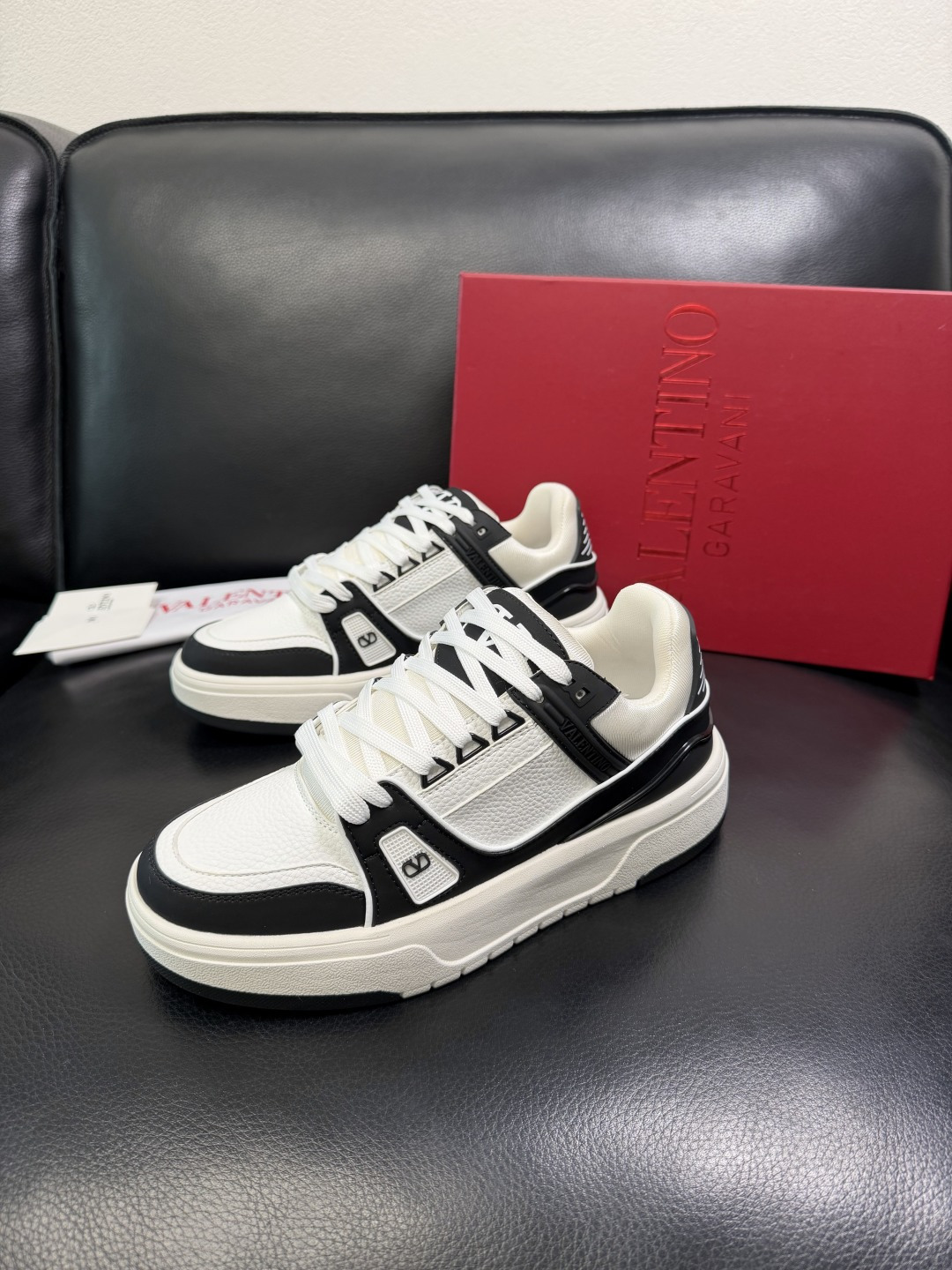 VALENTINO 高品质 顶级工艺品 华伦天奴，运动板鞋专柜同步，鞋面意大利进口，高品质拼接缤纷色彩复