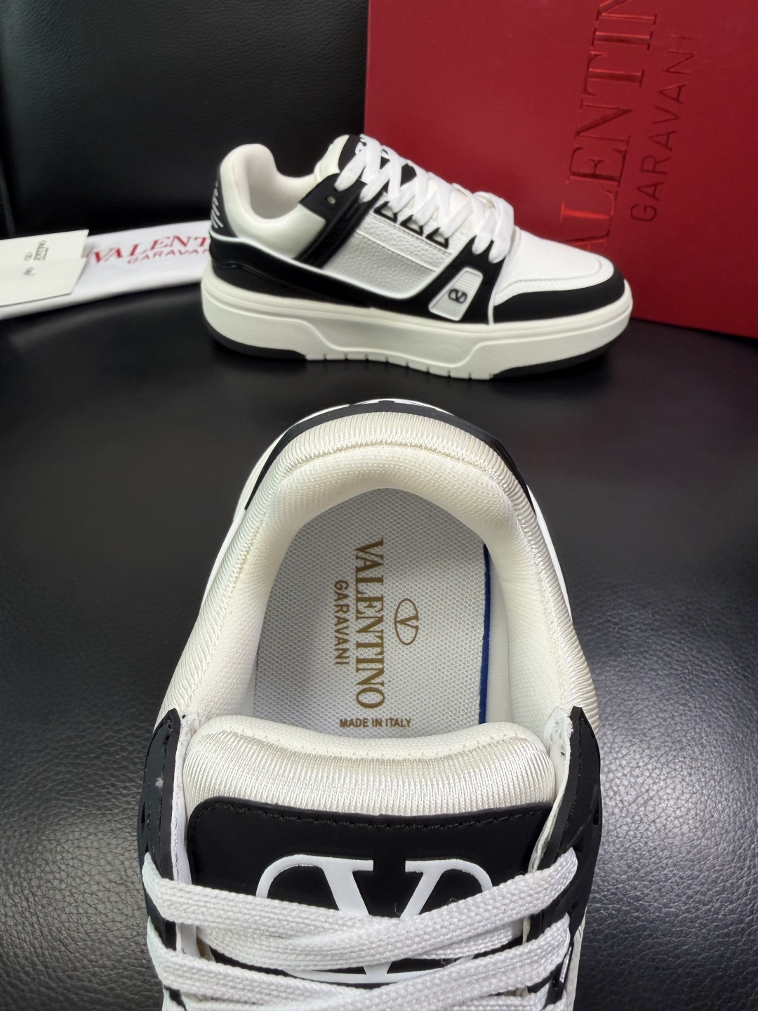 VALENTINO 高品质 顶级工艺品 华伦天奴，运动板鞋专柜同步，鞋面意大利进口，高品质拼接缤纷色彩复