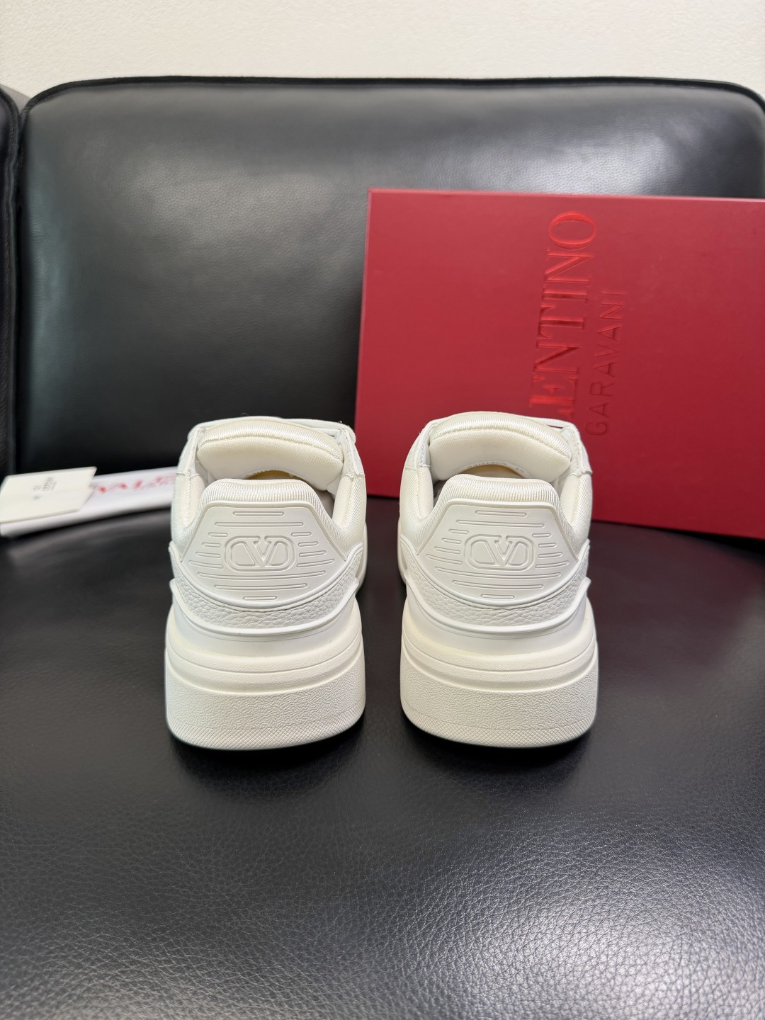 VALENTINO 高品质 顶级工艺品 华伦天奴，运动板鞋专柜同步，鞋面意大利进口，高品质拼接缤纷色彩复