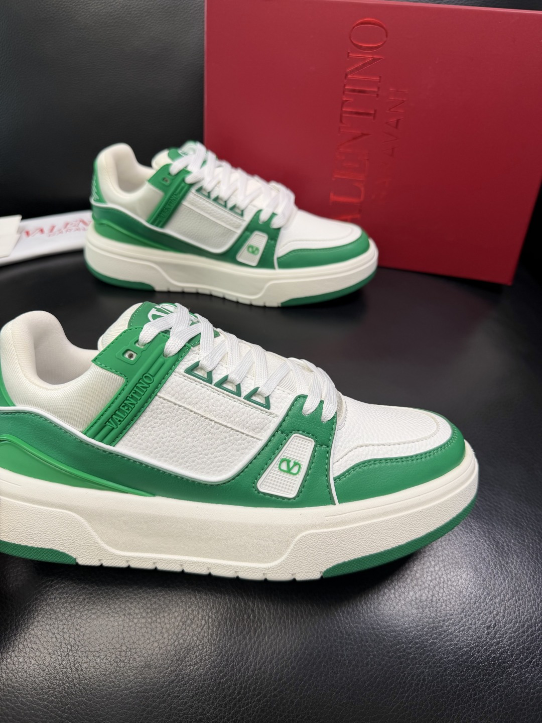 VALENTINO 高品质 顶级工艺品 华伦天奴，运动板鞋专柜同步，鞋面意大利进口，高品质拼接缤纷色彩复