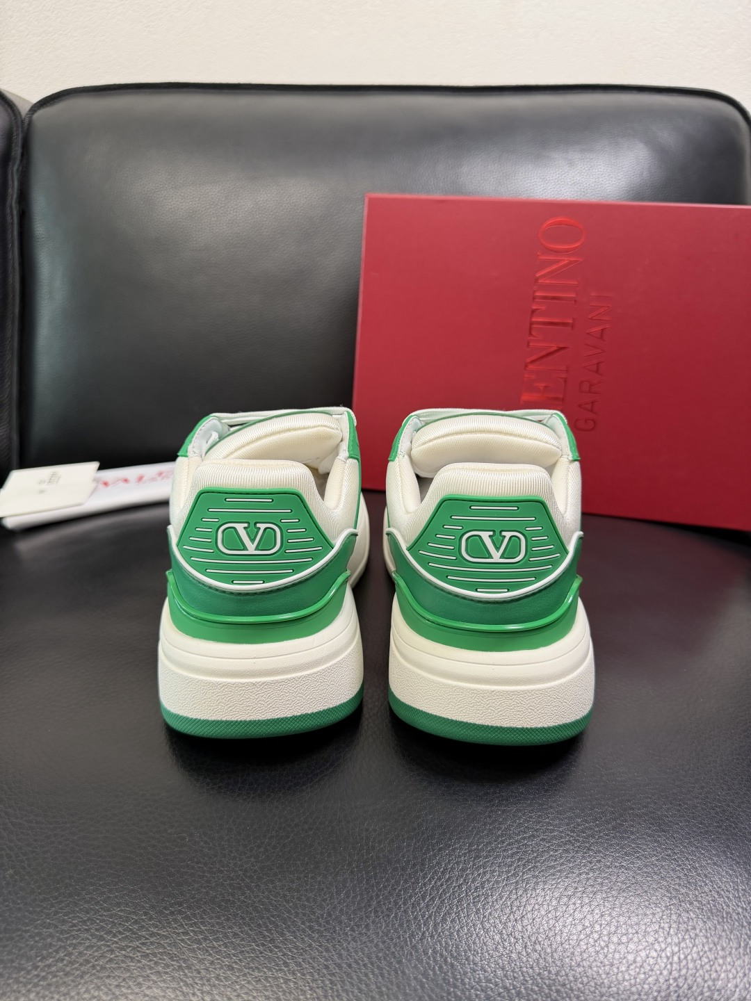 VALENTINO 高品质 顶级工艺品 华伦天奴，运动板鞋专柜同步，鞋面意大利进口，高品质拼接缤纷色彩复