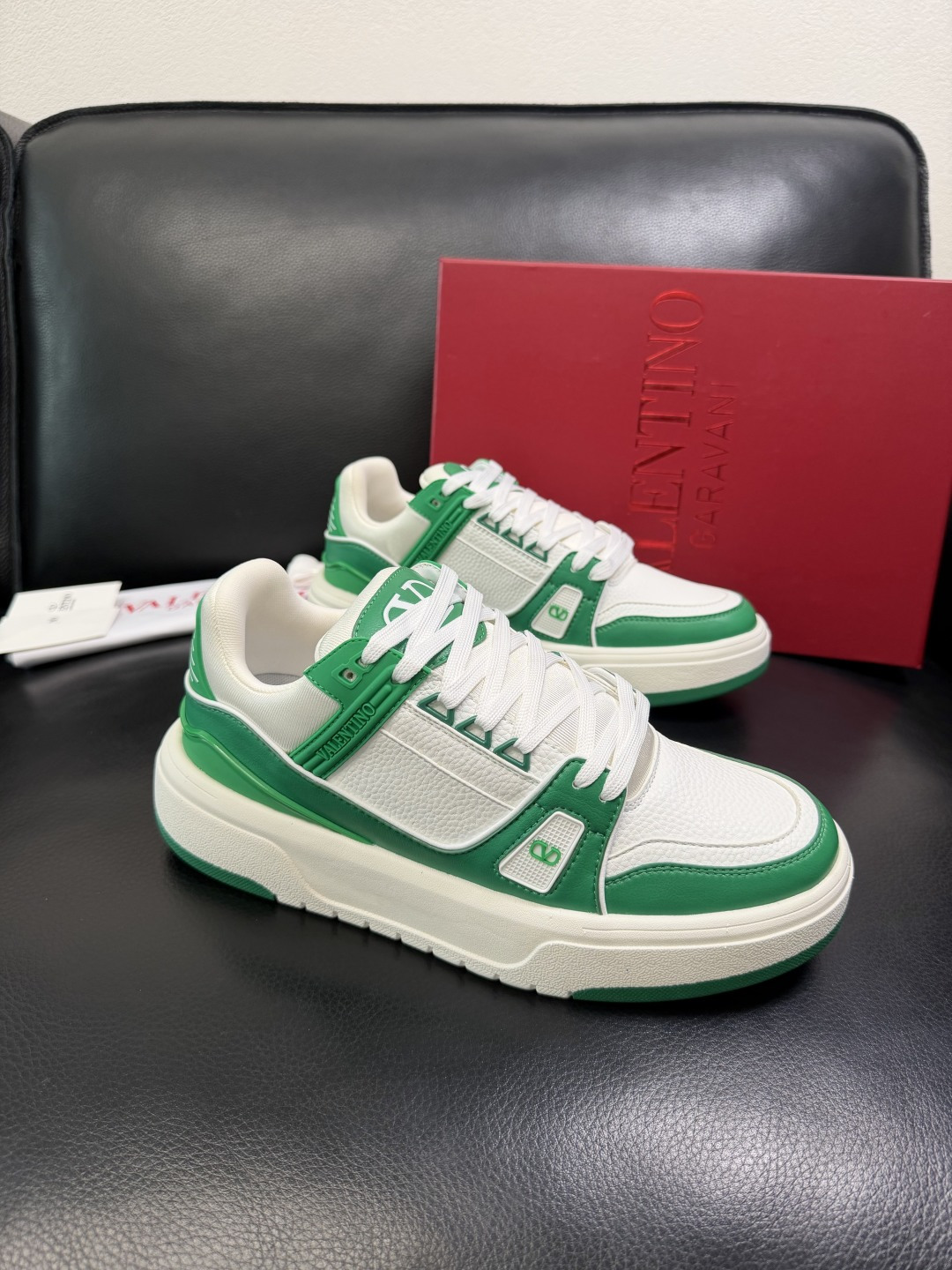 VALENTINO 高品质 顶级工艺品 华伦天奴，运动板鞋专柜同步，鞋面意大利进口，高品质拼接缤纷色彩复