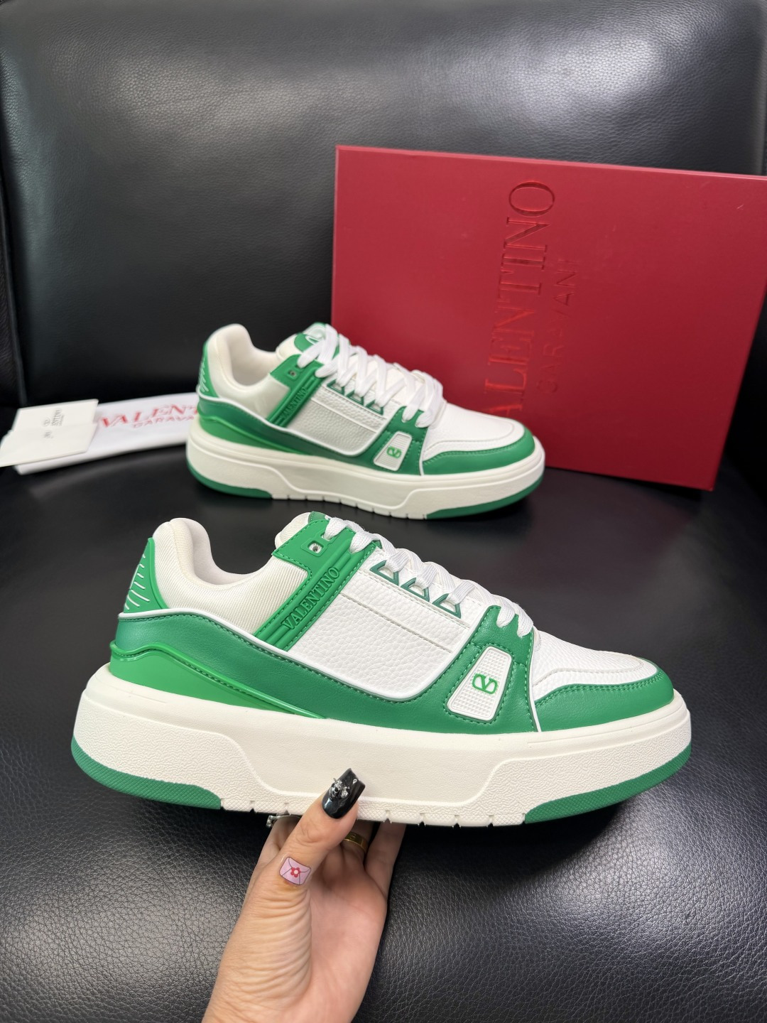 VALENTINO 高品质 顶级工艺品 华伦天奴，运动板鞋专柜同步，鞋面意大利进口，高品质拼接缤纷色彩复