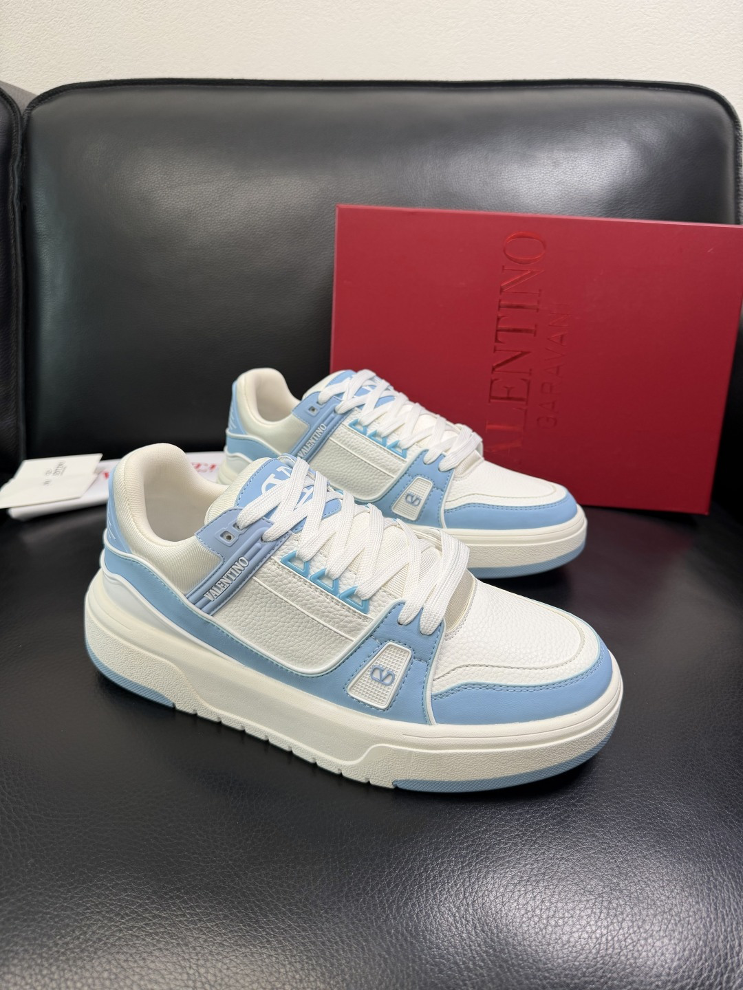 VALENTINO 高品质 顶级工艺品 华伦天奴，运动板鞋专柜同步，鞋面意大利进口，高品质拼接缤纷色彩复