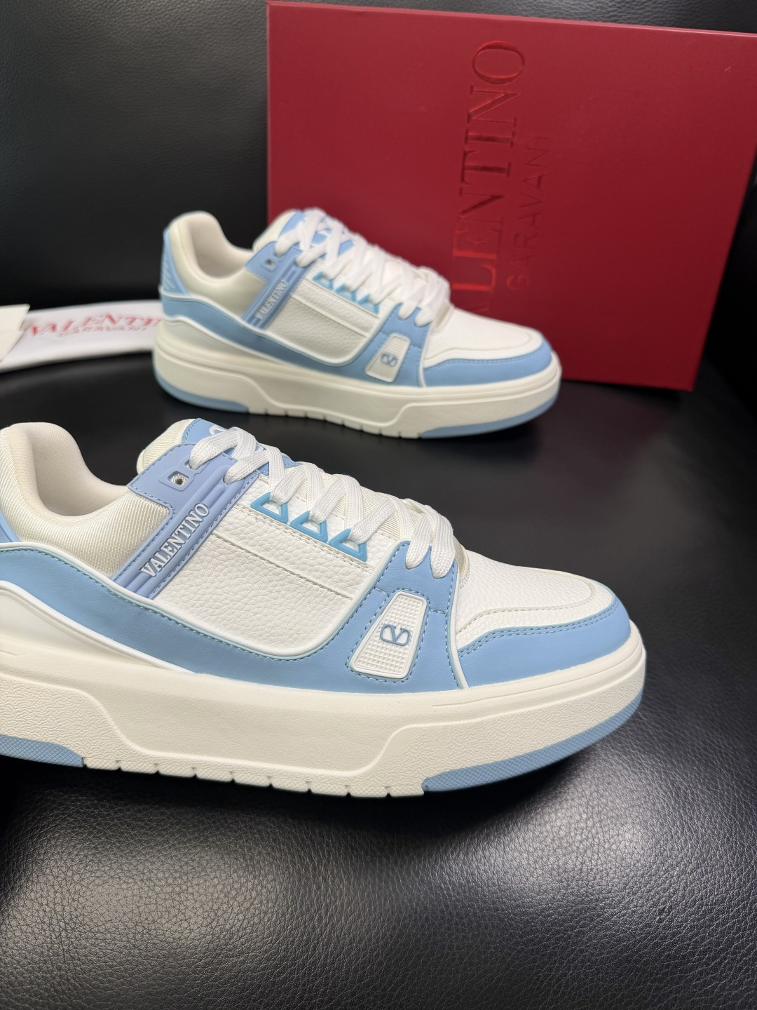 VALENTINO 高品质 顶级工艺品 华伦天奴，运动板鞋专柜同步，鞋面意大利进口，高品质拼接缤纷色彩复