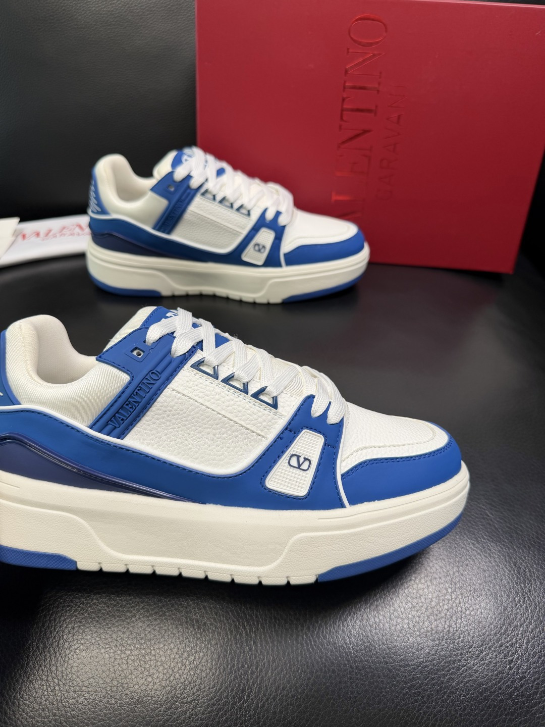 VALENTINO 高品质 顶级工艺品 华伦天奴，运动板鞋专柜同步，鞋面意大利进口，高品质拼接缤纷色彩复