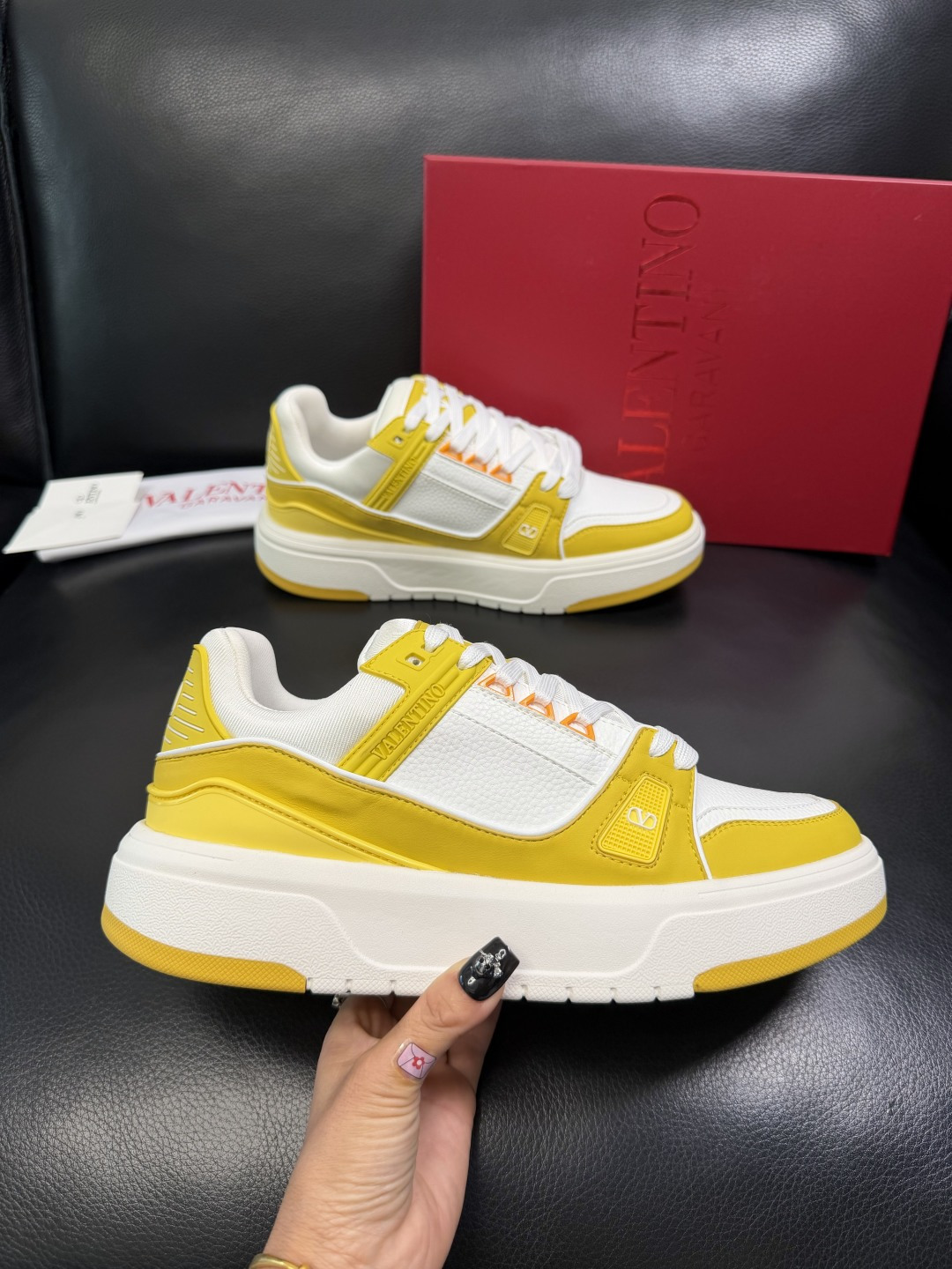 VALENTINO 高品质 顶级工艺品 华伦天奴，运动板鞋专柜同步，鞋面意大利进口，高品质拼接缤纷色彩复