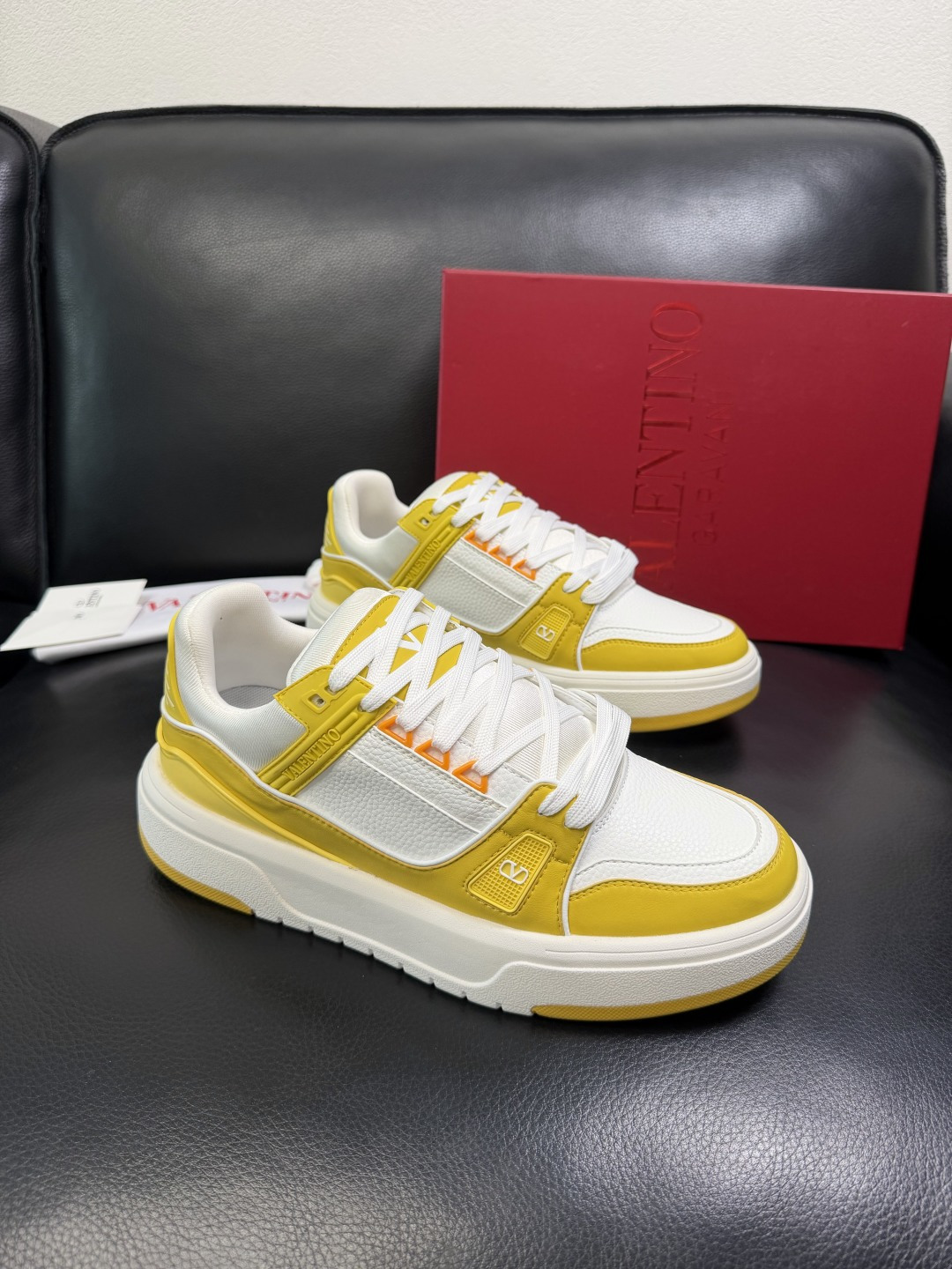 VALENTINO 高品质 顶级工艺品 华伦天奴，运动板鞋专柜同步，鞋面意大利进口，高品质拼接缤纷色彩复