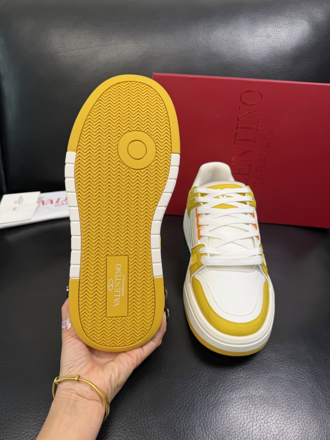 VALENTINO 高品质 顶级工艺品 华伦天奴，运动板鞋专柜同步，鞋面意大利进口，高品质拼接缤纷色彩复