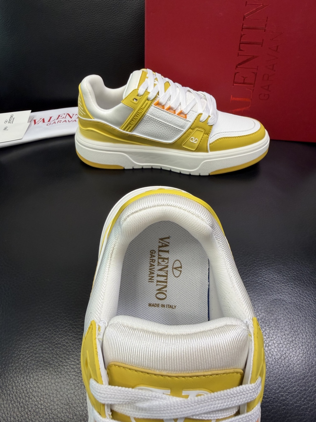 VALENTINO 高品质 顶级工艺品 华伦天奴，运动板鞋专柜同步，鞋面意大利进口，高品质拼接缤纷色彩复