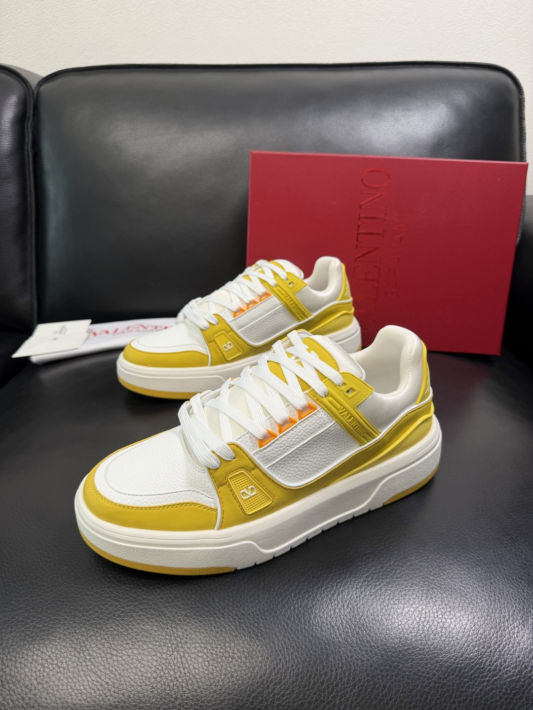 VALENTINO 高品质 顶级工艺品 华伦天奴，运动板鞋专柜同步，鞋面意大利进口，高品质拼接缤纷色彩复