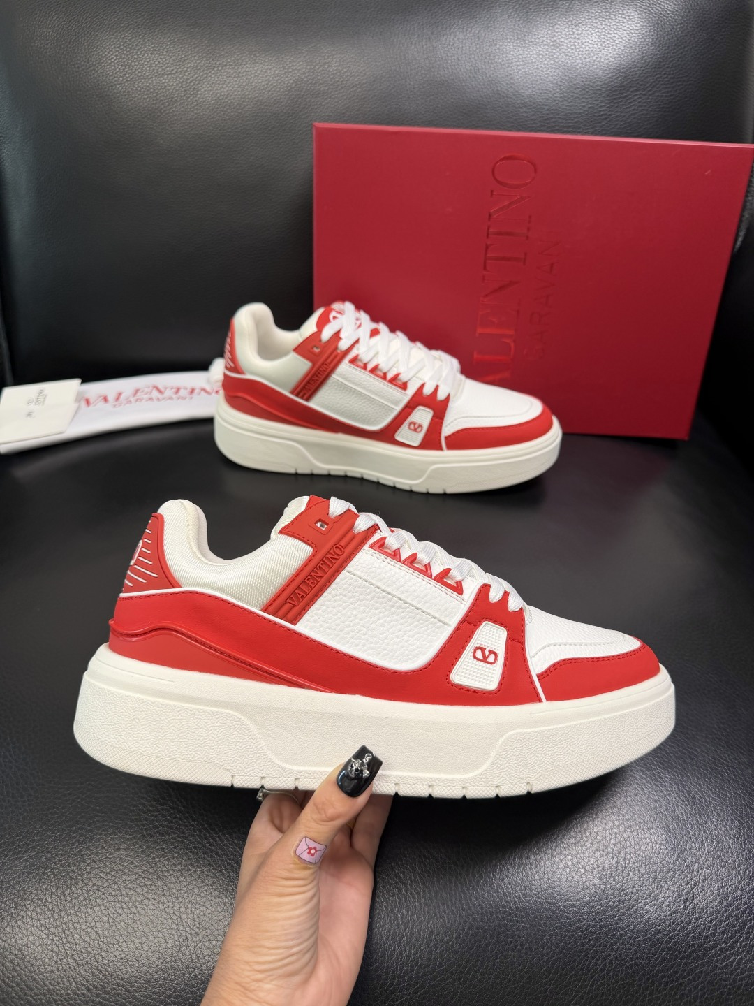 VALENTINO 高品质 顶级工艺品 华伦天奴，运动板鞋专柜同步，鞋面意大利进口，高品质拼接缤纷色彩复