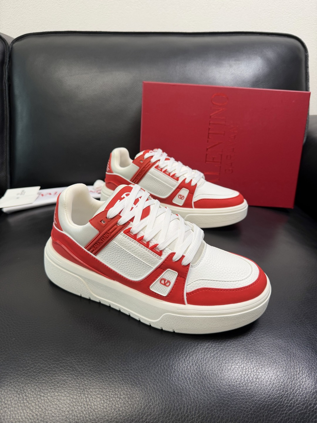 VALENTINO 高品质 顶级工艺品 华伦天奴，运动板鞋专柜同步，鞋面意大利进口，高品质拼接缤纷色彩复