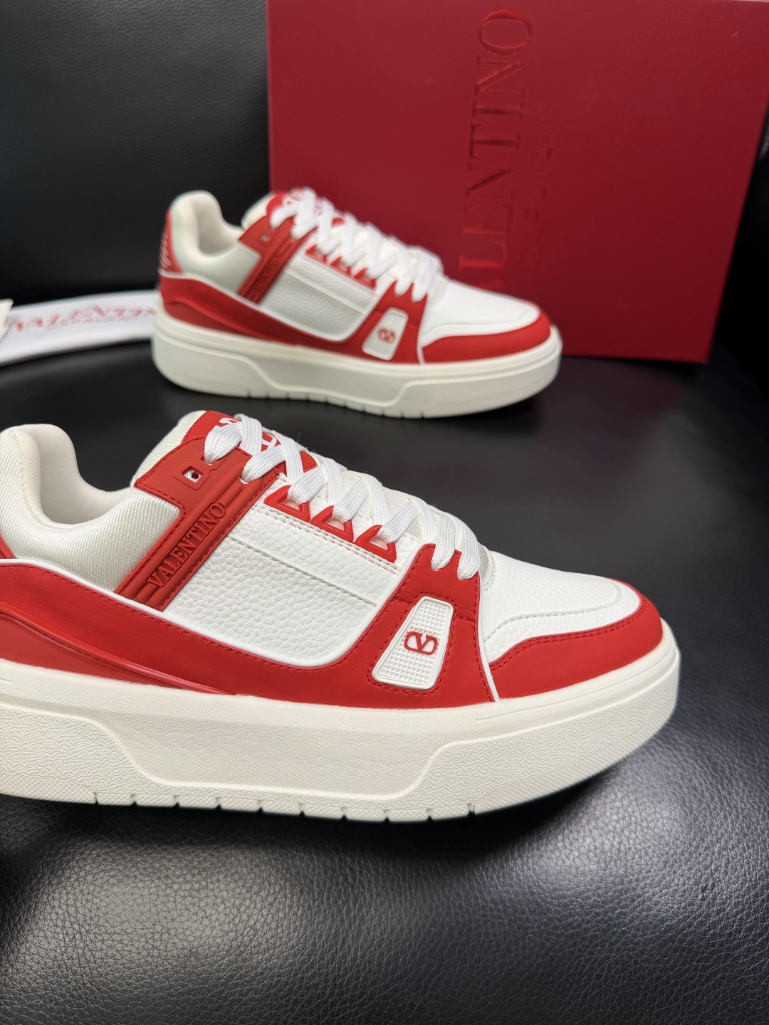 VALENTINO 高品质 顶级工艺品 华伦天奴，运动板鞋专柜同步，鞋面意大利进口，高品质拼接缤纷色彩复