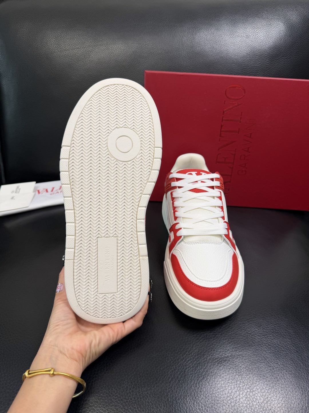 VALENTINO 高品质 顶级工艺品 华伦天奴，运动板鞋专柜同步，鞋面意大利进口，高品质拼接缤纷色彩复