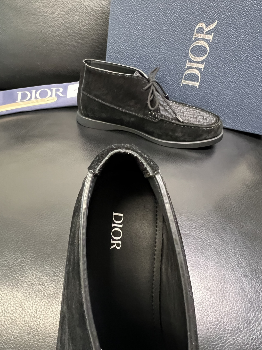 Dior 顶级工艺品 迪奥 专柜同步 原厂配置，意大利进口原版牛皮拼布面料，透气舒适进口水染牛里垫，鞋底