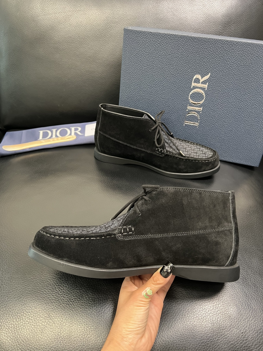 Dior 顶级工艺品 迪奥 专柜同步 原厂配置，意大利进口原版牛皮拼布面料，透气舒适进口水染牛里垫，鞋底