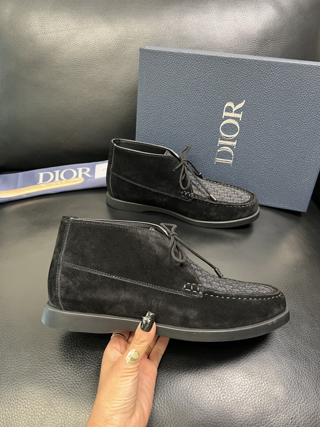 Dior 顶级工艺品 迪奥 专柜同步 原厂配置，意大利进口原版牛皮拼布面料，透气舒适进口水染牛里垫，鞋底