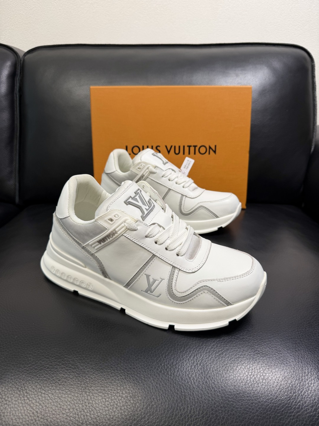 NO:604456,PLv high quality top crafts Louis Vuitton, sports sneakers counter synchronization, uppers imported from Italy, high-quality splicing colorful and complex crafts, imported lambswool lining soft and comfortable, original soles specially provided by the original factory, TPU exclusive movable molded soles super comfortable, original factory and single goods, high quality, welcome to compare, code number 39-44 (customized 38 45), louis vuitton, louis vuitton19860909PLv 高品质 顶级工艺品 路易威登,运动板鞋专柜同步,鞋面意大利进口,高品质拼接缤纷色彩复杂工艺品,进口羔羊毛里垫柔软舒适,鞋底原厂特供原版底,TPU独家活动成型底超级舒适,原厂跟单货,高品质,欢迎对比,码数 39-44（订做38 45）,,louis vuitton,louis vuitton,Men's shoes