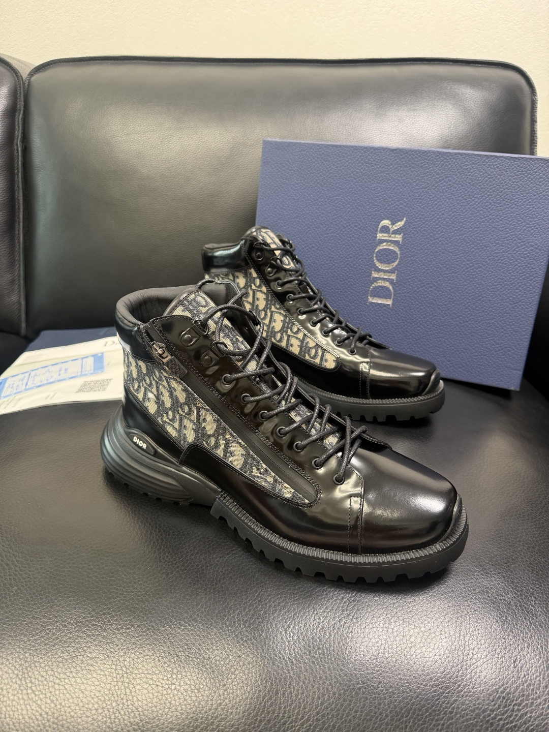 Dior 顶级工艺品 迪奥 专柜同步 原厂配置，高帮靴子意大利进口原版牛皮拼布面料，透气舒适进口水染牛里