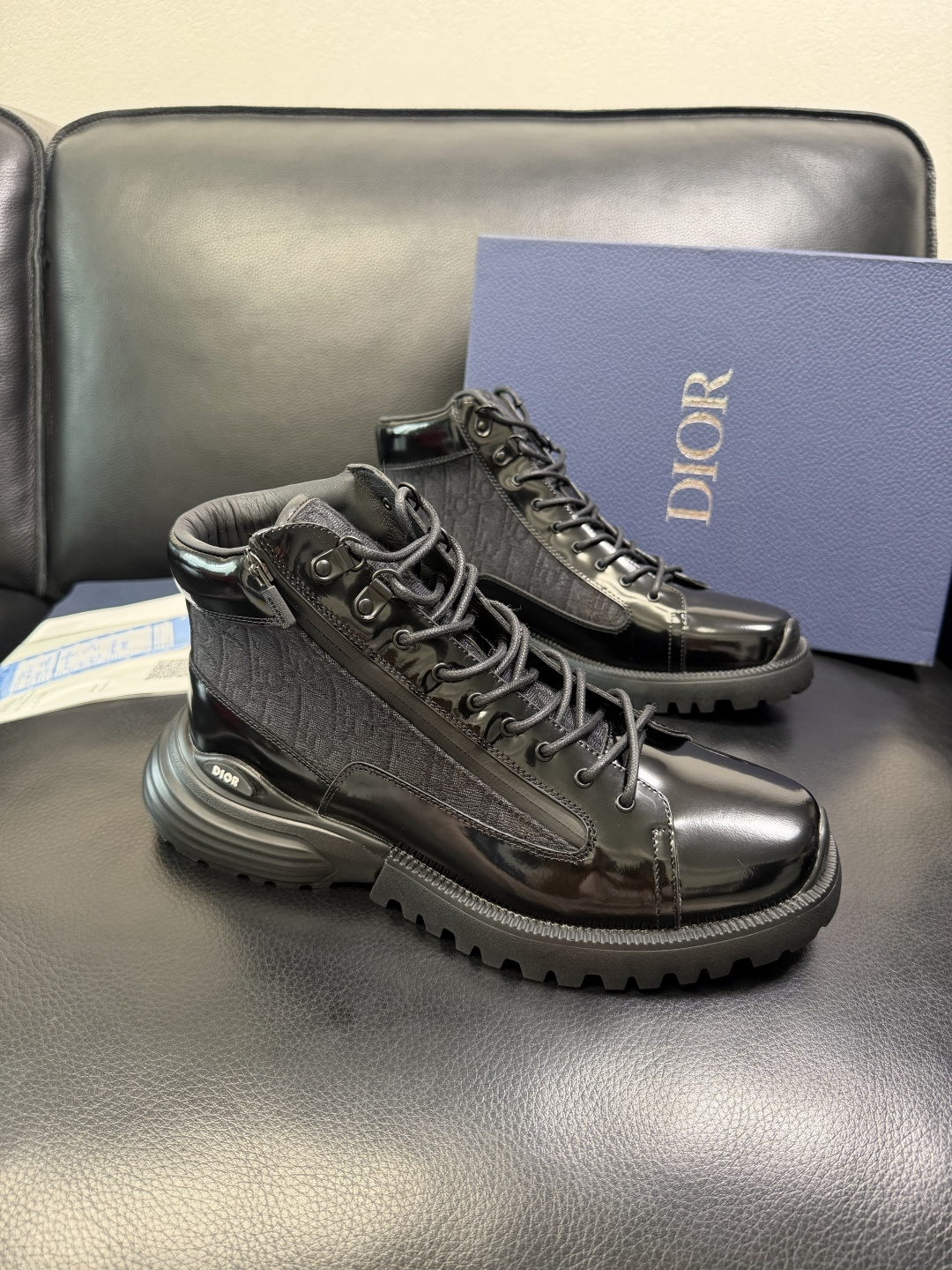 Dior 顶级工艺品 迪奥 专柜同步 原厂配置，高帮靴子意大利进口原版牛皮拼布面料，透气舒适进口水染牛里