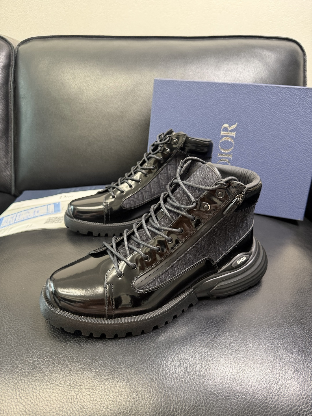 Dior 顶级工艺品 迪奥 专柜同步 原厂配置，高帮靴子意大利进口原版牛皮拼布面料，透气舒适进口水染牛里