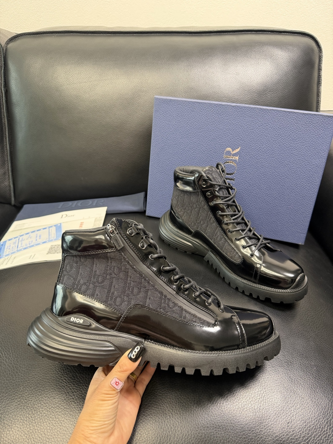 Dior 顶级工艺品 迪奥 专柜同步 原厂配置，高帮靴子意大利进口原版牛皮拼布面料，透气舒适进口水染牛里