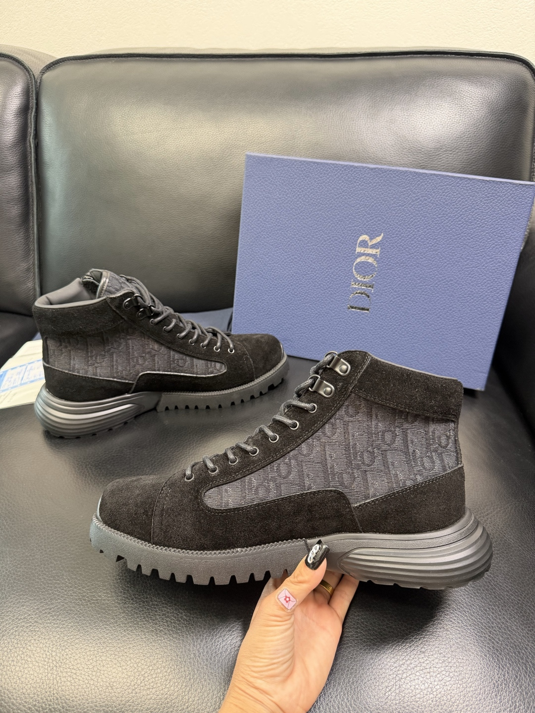 Dior 顶级工艺品 迪奥 专柜同步 原厂配置，高帮靴子意大利进口原版牛皮拼布面料，透气舒适进口水染牛里