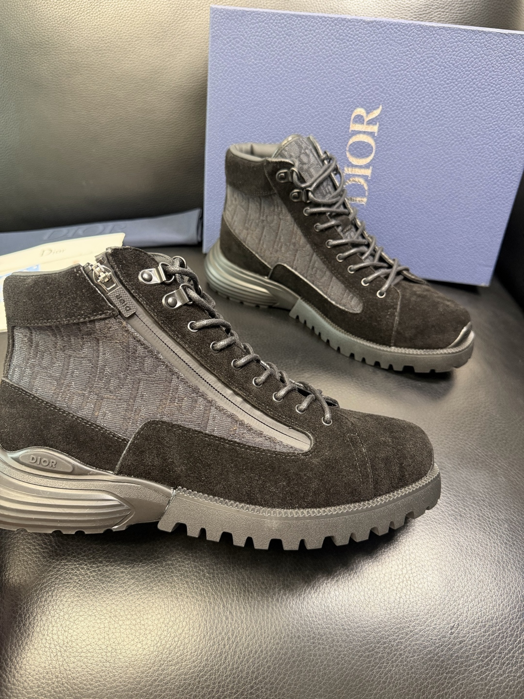 Dior 顶级工艺品 迪奥 专柜同步 原厂配置，高帮靴子意大利进口原版牛皮拼布面料，透气舒适进口水染牛里