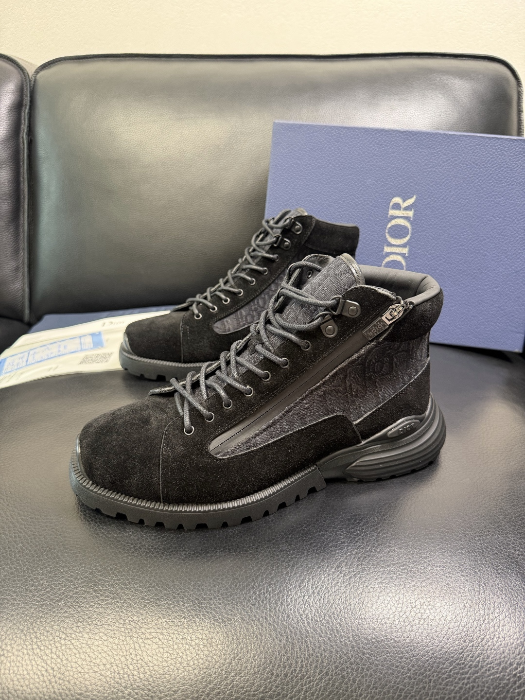 Dior 顶级工艺品 迪奥 专柜同步 原厂配置，高帮靴子意大利进口原版牛皮拼布面料，透气舒适进口水染牛里